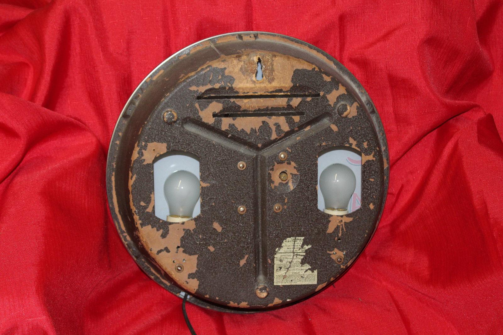 1940s Calvert Distillery Bubble Clock For Sale 6