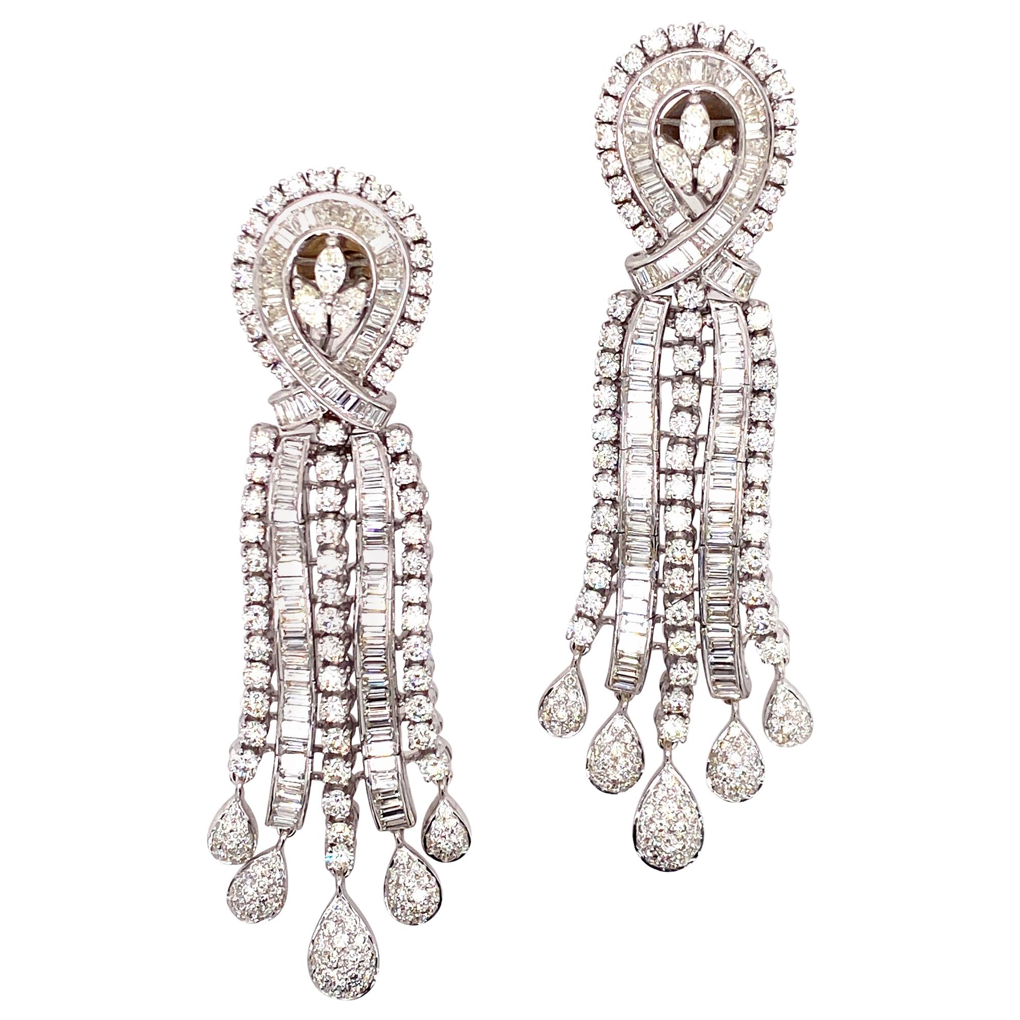 1940s Carat Diamond Dangle Chandelier 18 Karat White Gold Earrings