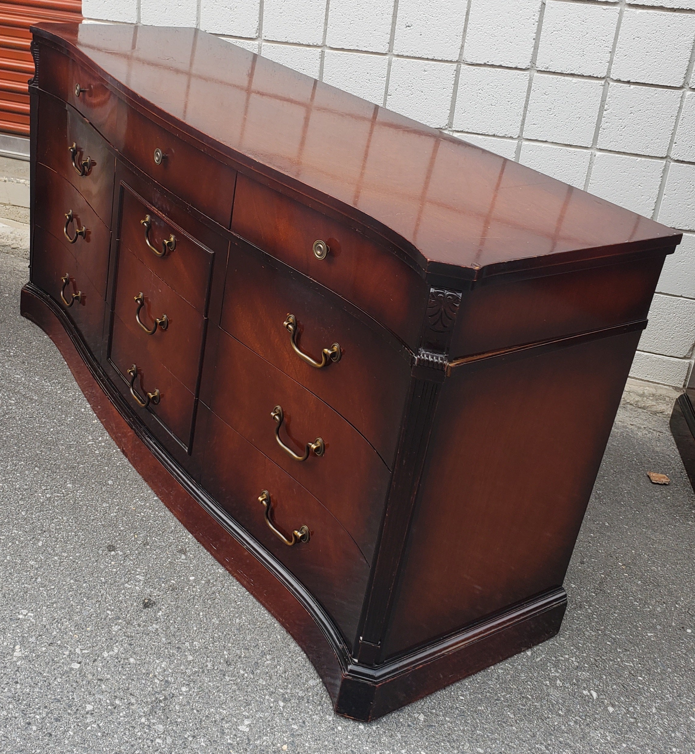 1940s Carlton House Mahogany 12-Drawer Triple Dresser In Good Condition For Sale In Germantown, MD