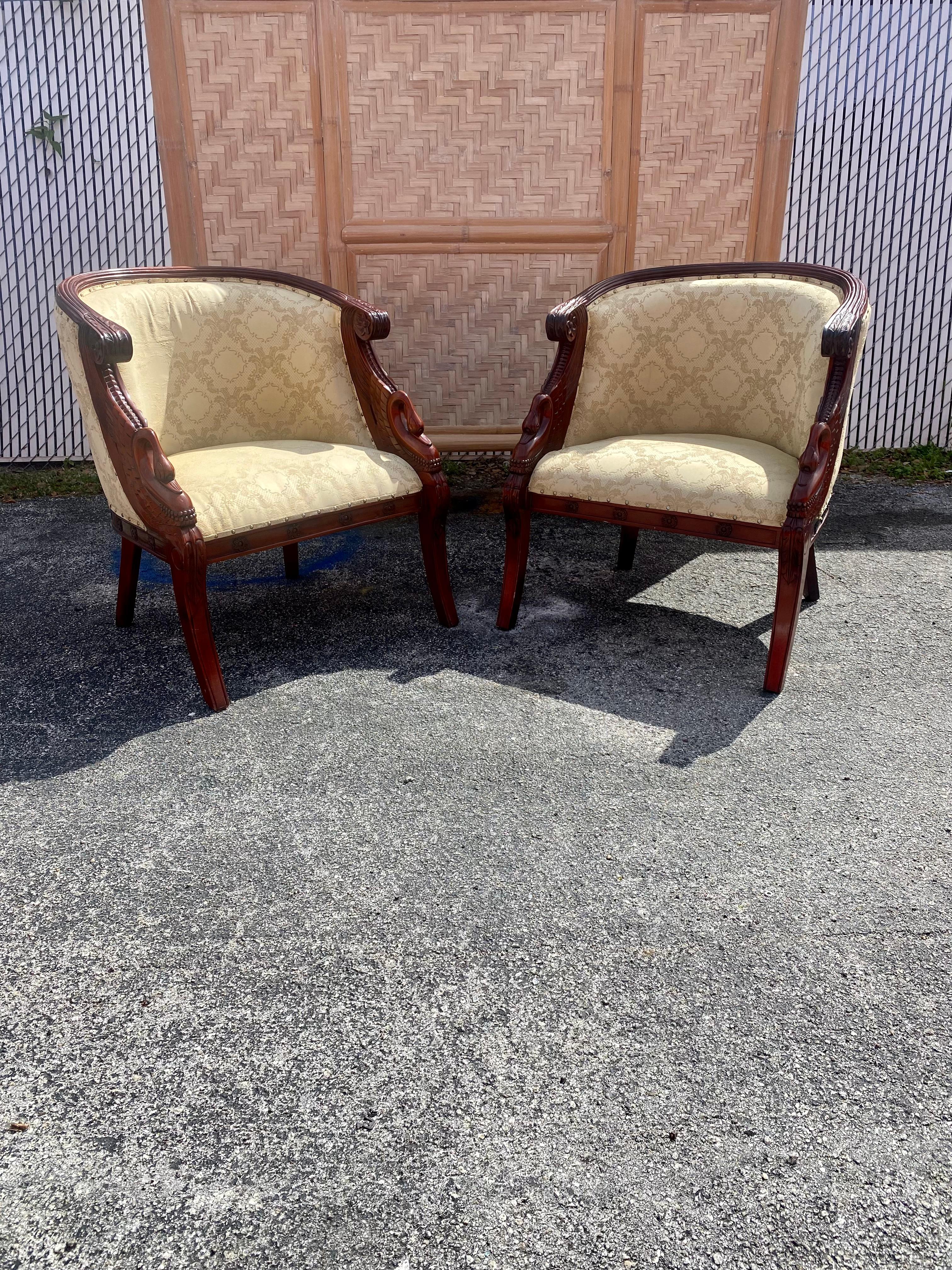 1940s Carved Gilt Wood Swan Barrel Chairs, Set of 2 In Good Condition For Sale In Fort Lauderdale, FL