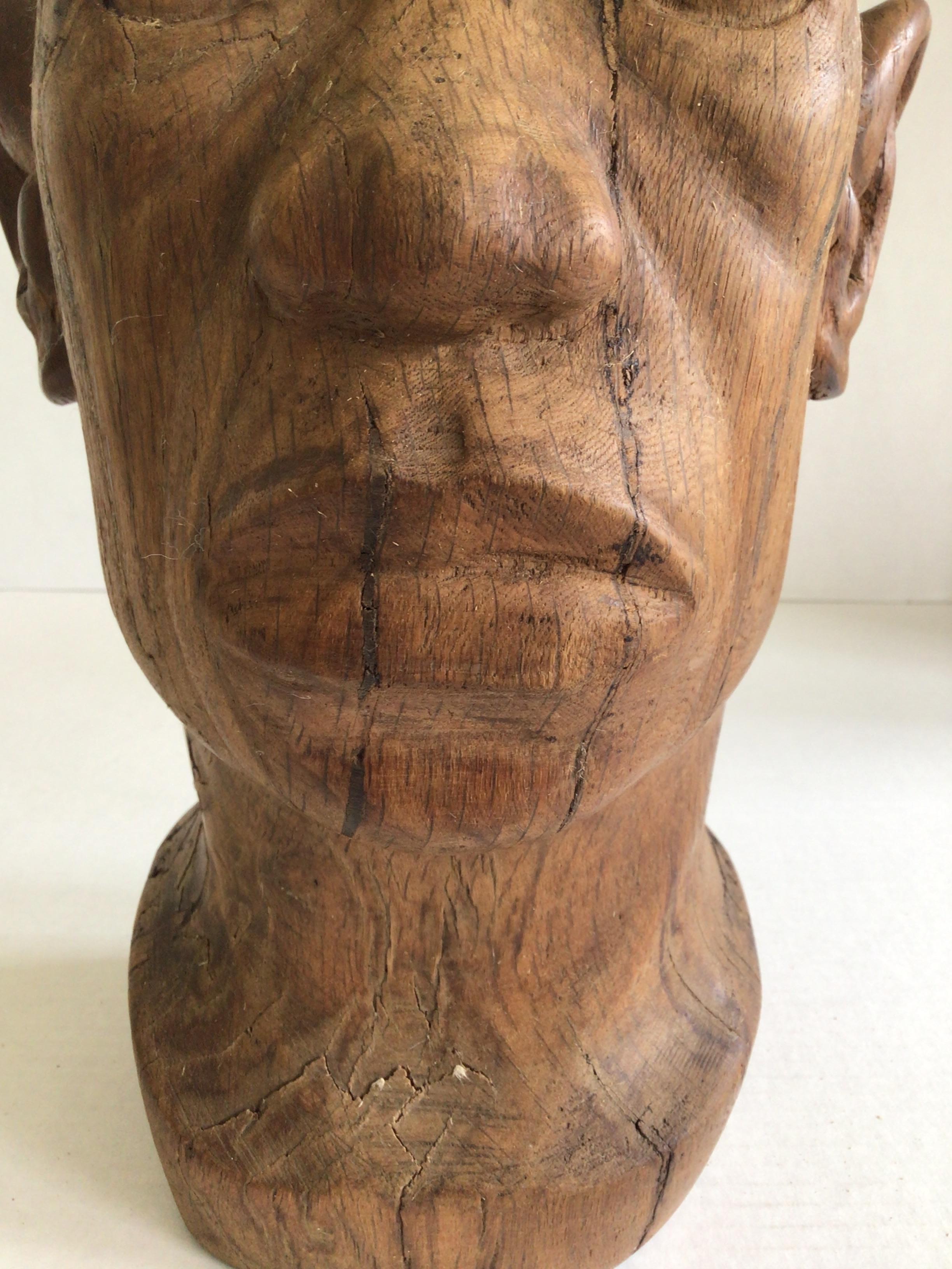 Milieu du XXe siècle Buste d'homme africain en bois sculpté des années 1940 en vente