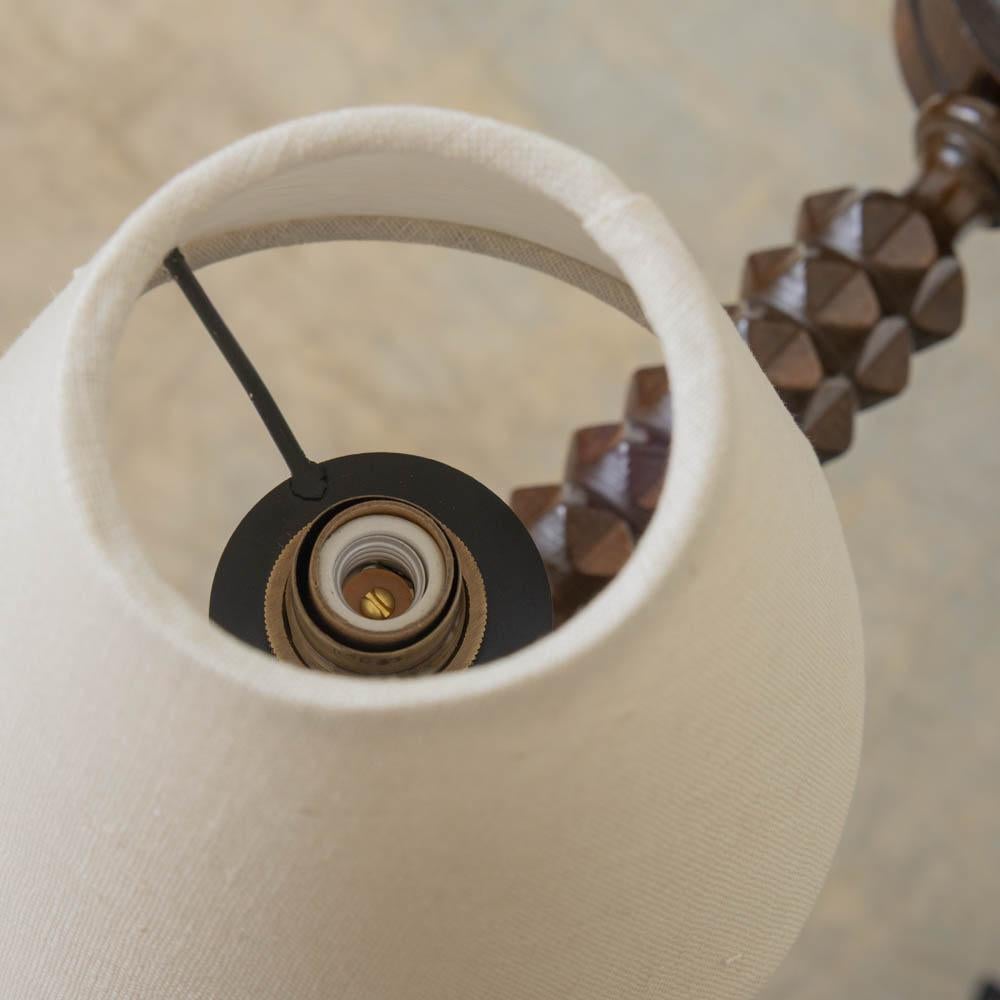 Araña de madera tallada de los años 40 por Charles Dudouyt en venta 4