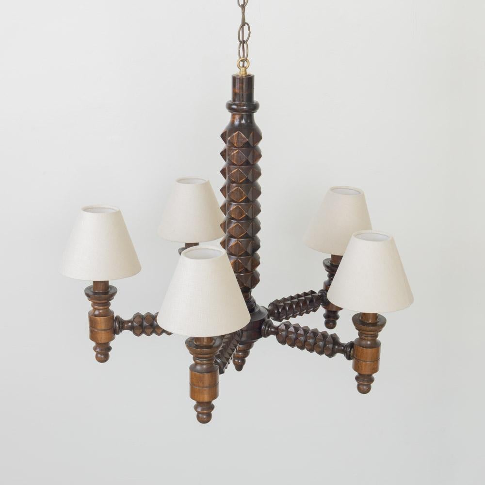 Araña de madera tallada de los años 40 por Charles Dudouyt en venta 5