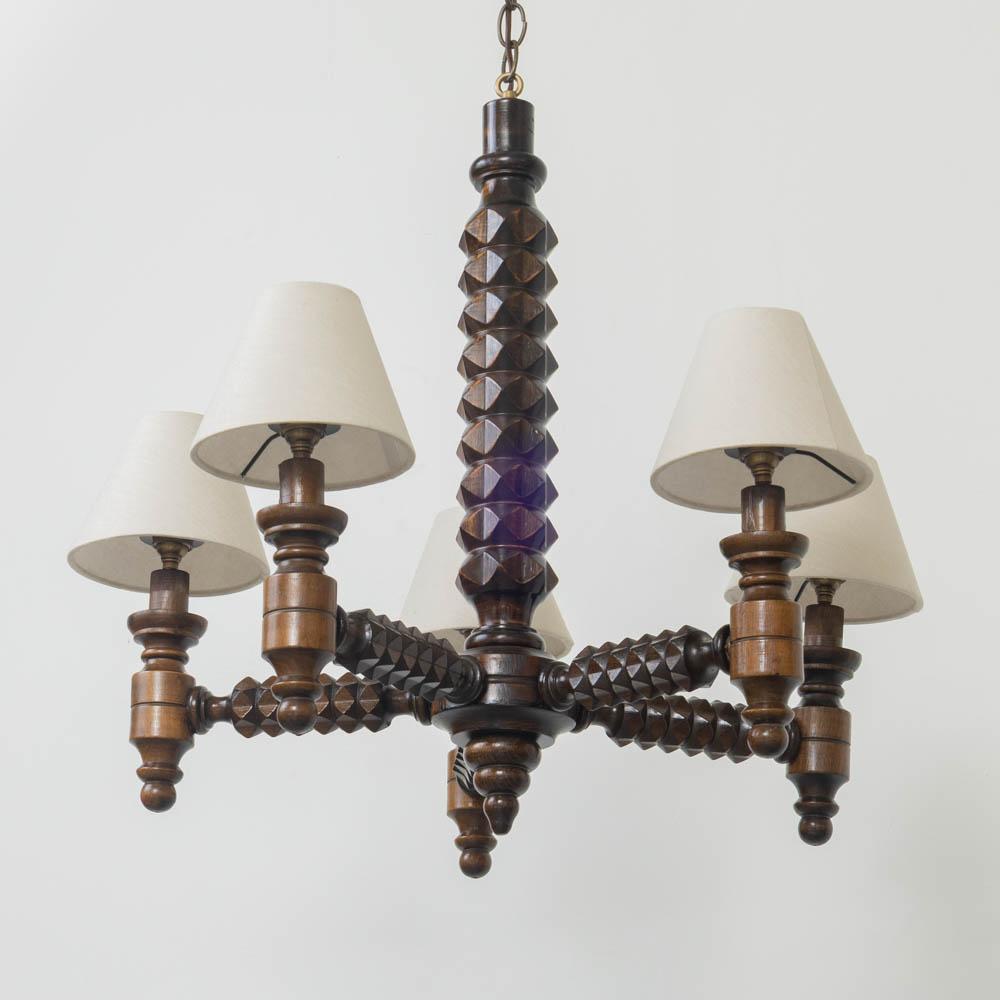 Araña de madera tallada de los años 40 por Charles Dudouyt Latón en venta