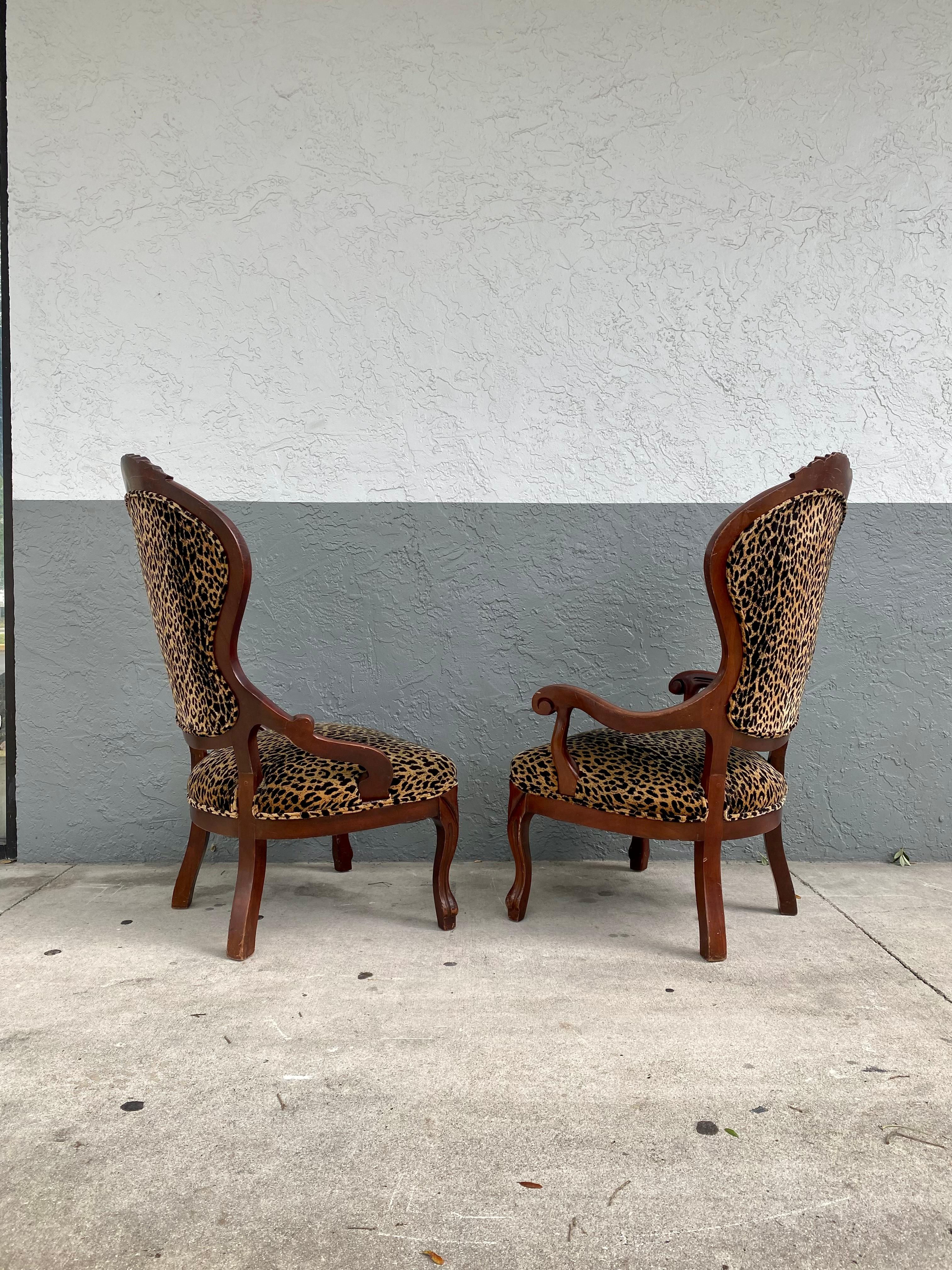 Mid-20th Century 1940s Carved Floral Wood Leopard Scalamabdre Velvet Arm Chairs, Set of 2 For Sale