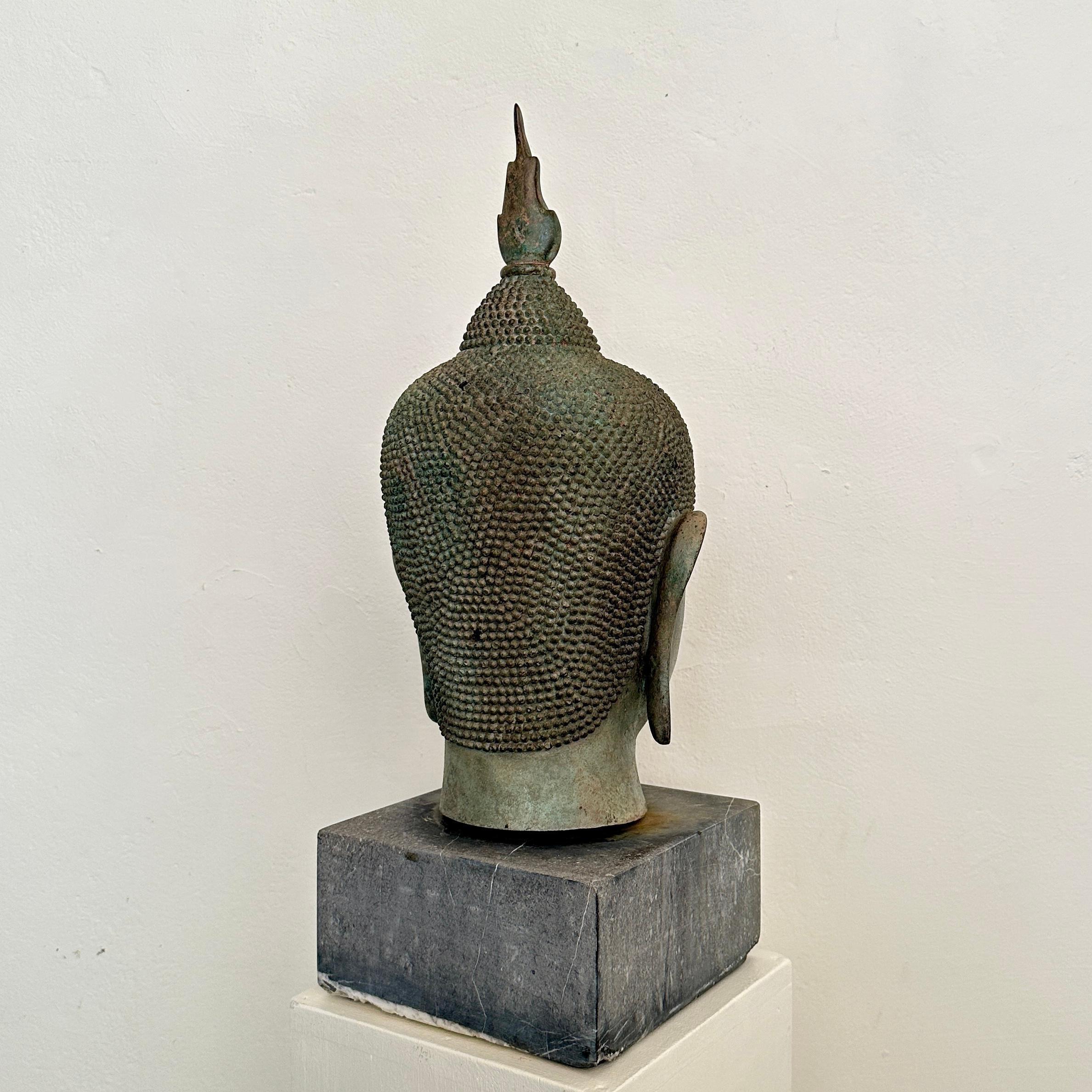 1940s Cast Bronze Sukhothai-Buddha Head on a Grey Granite Base For Sale 6