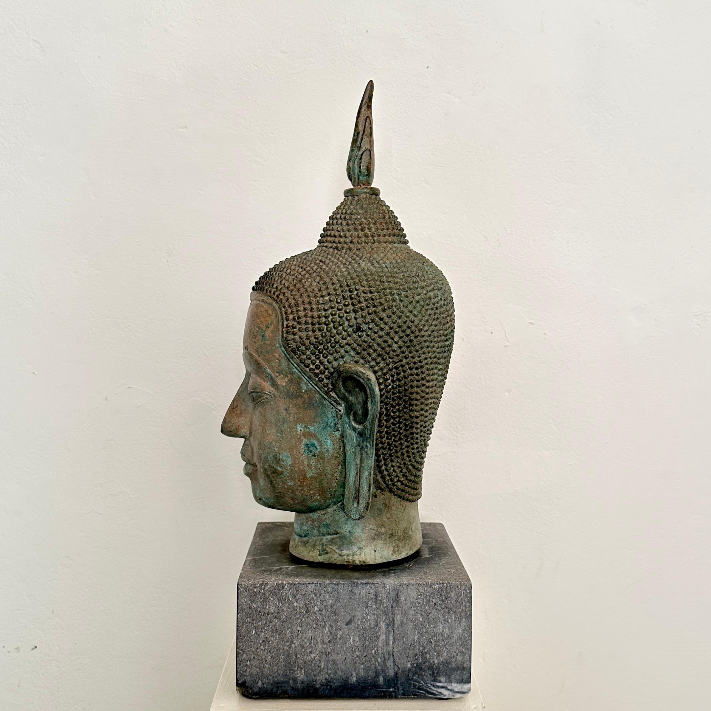1940s Cast Bronze Sukhothai-Buddha Head on a Grey Granite Base For Sale 9