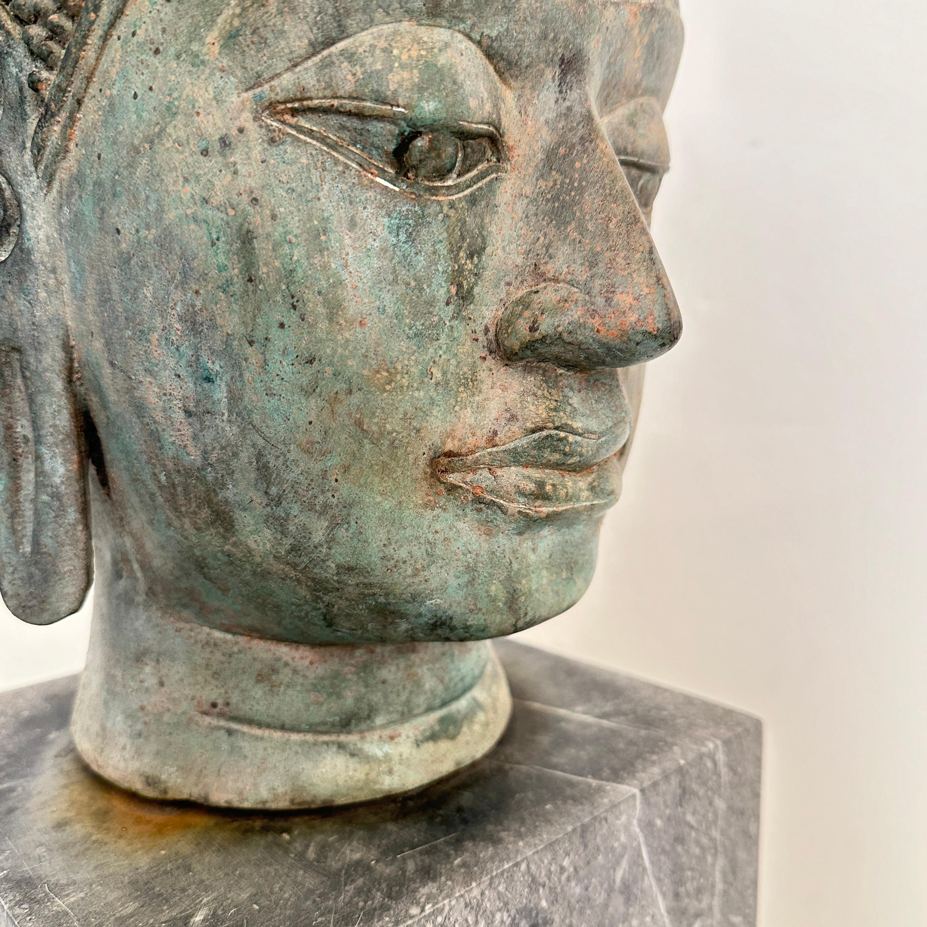 1940s Cast Bronze Sukhothai-Buddha Head on a Grey Granite Base For Sale 3