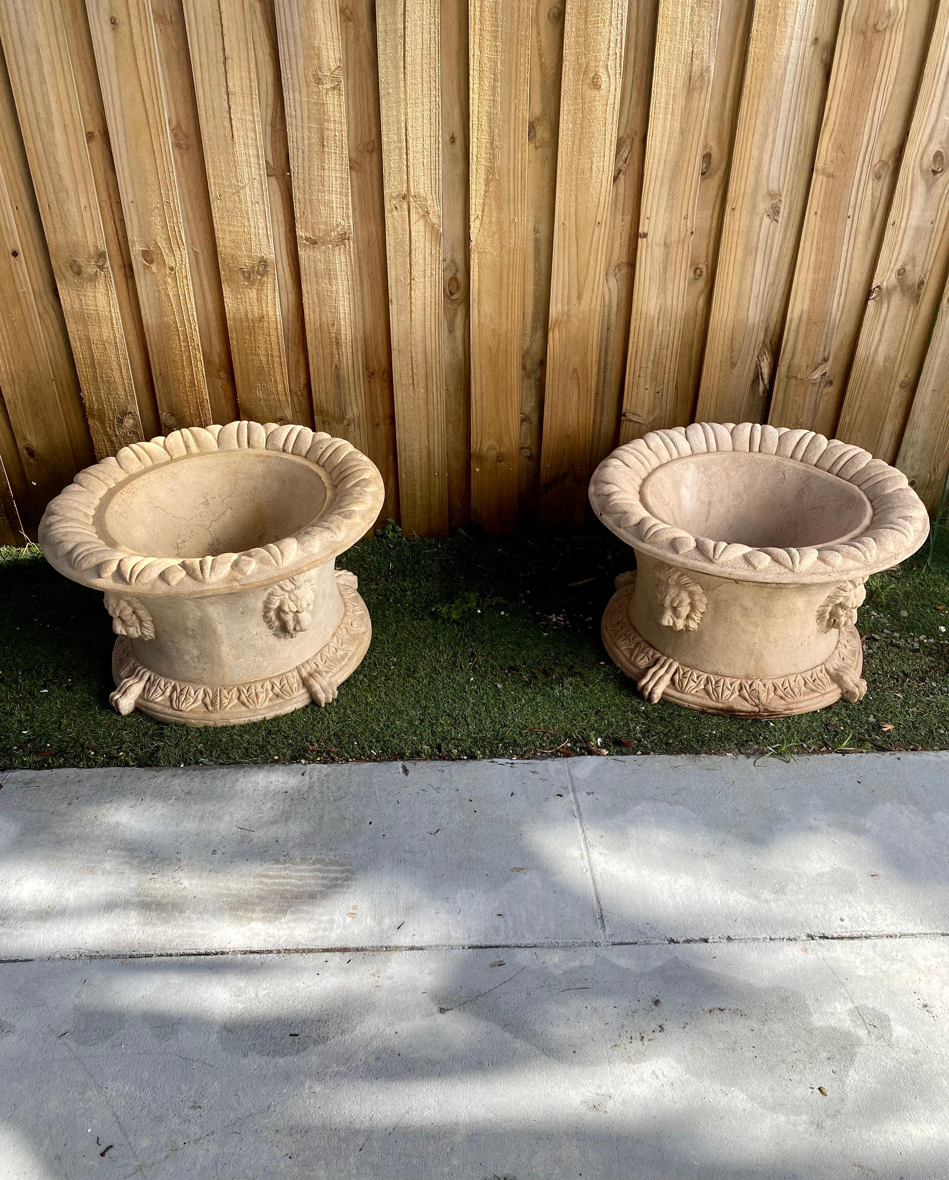 On offer on this occasion is one of the most stunning circular lion planters  you could hope to find. This is an ultra-rare opportunity to acquire what is, unequivocally, the best of the best, it being a most spectacular and beautifully-presented