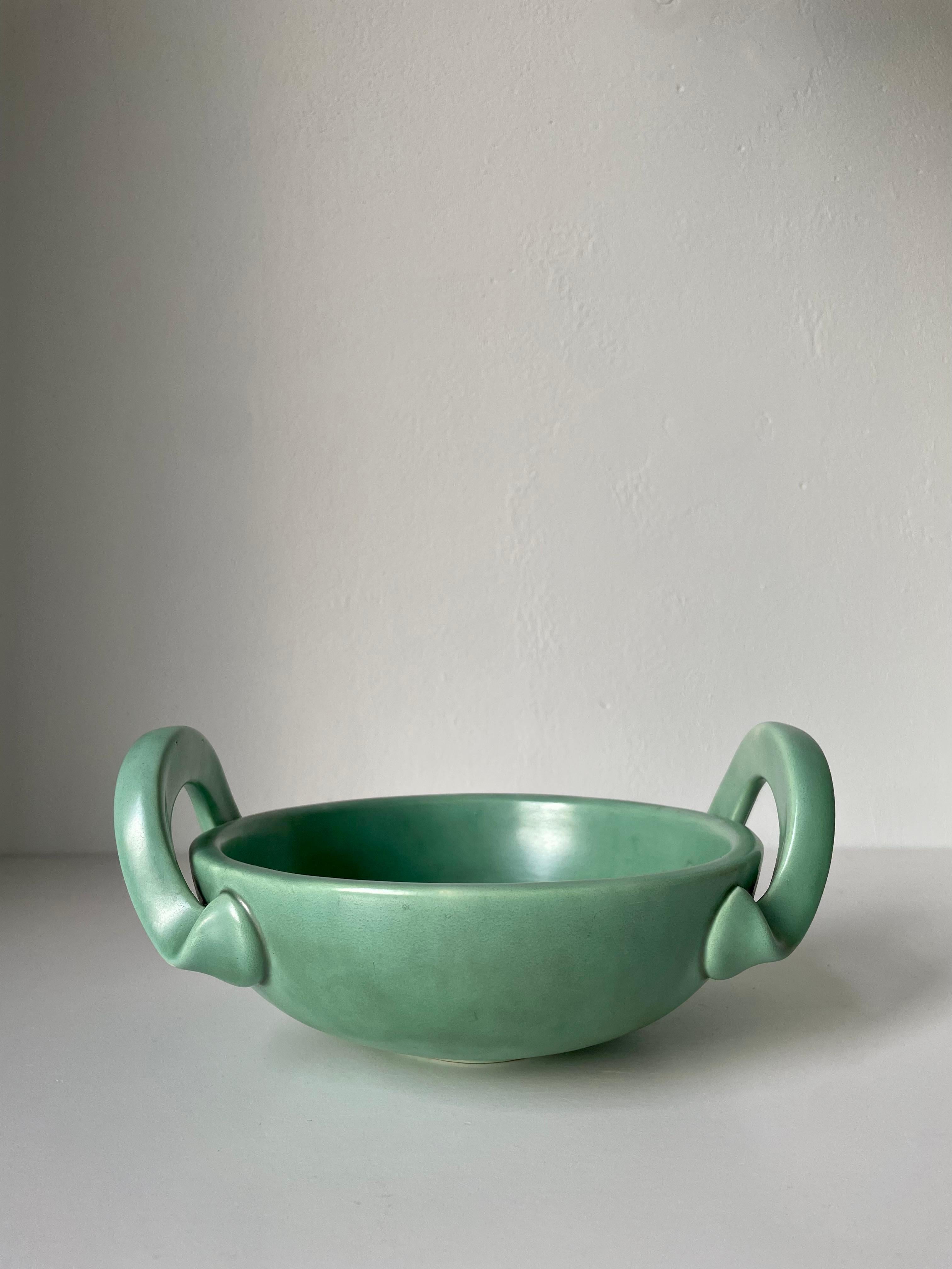 Arthur Percy 1940s Celadon Green Art Nouveau Handle Bowl, Sweden For Sale 3