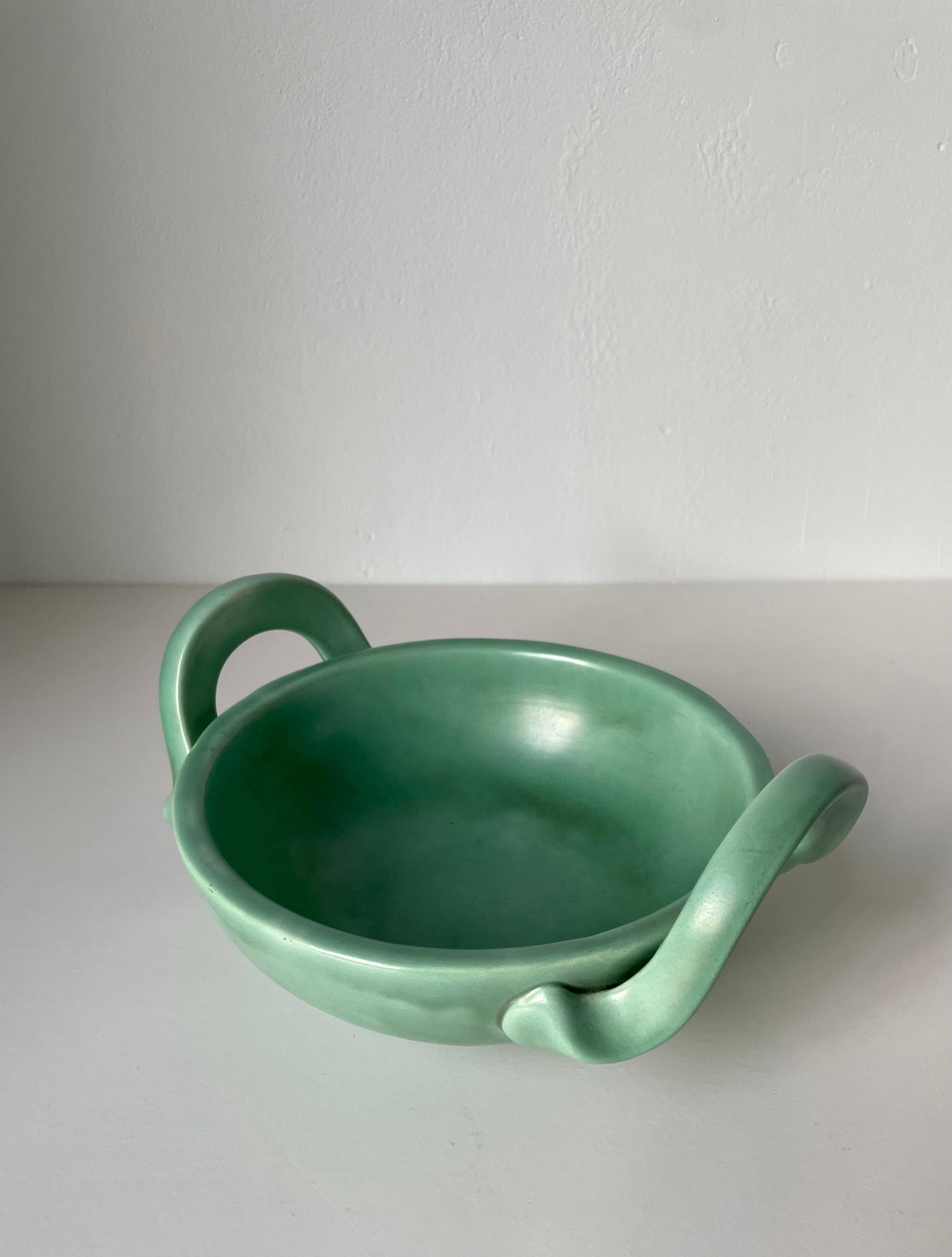 Arthur Percy 1940s Celadon Green Art Nouveau Handle Bowl, Sweden For Sale 6