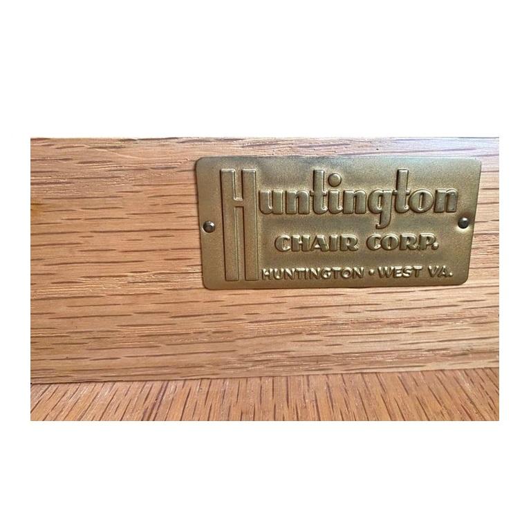 Milieu du XXe siècle Enfilade cérusé de Huntington Chair Corp des années 1940 en vente