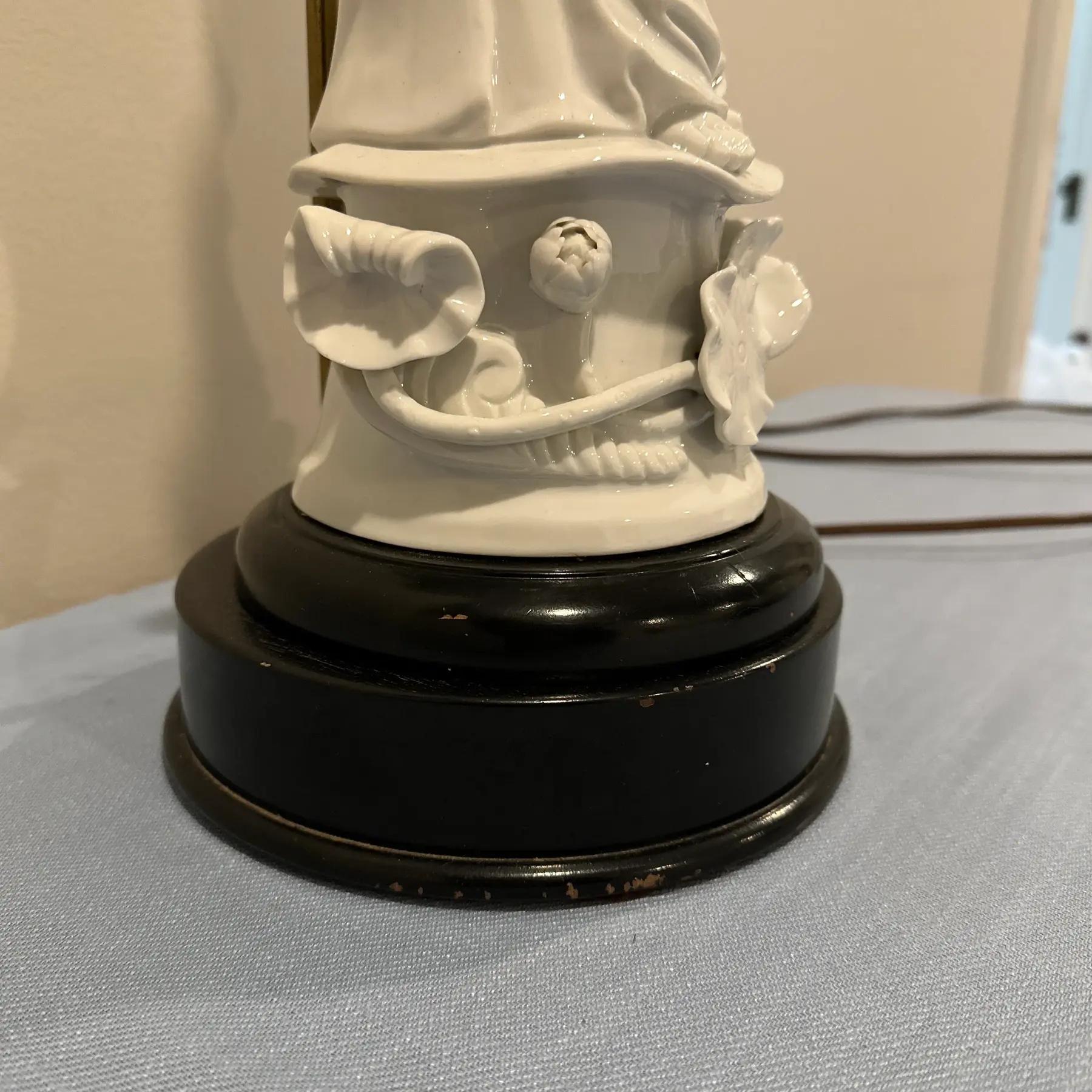 Lámpara China de Blanc-de-Chine de la diosa Guanyin de los años 40 en Bueno estado para la venta en Cookeville, TN