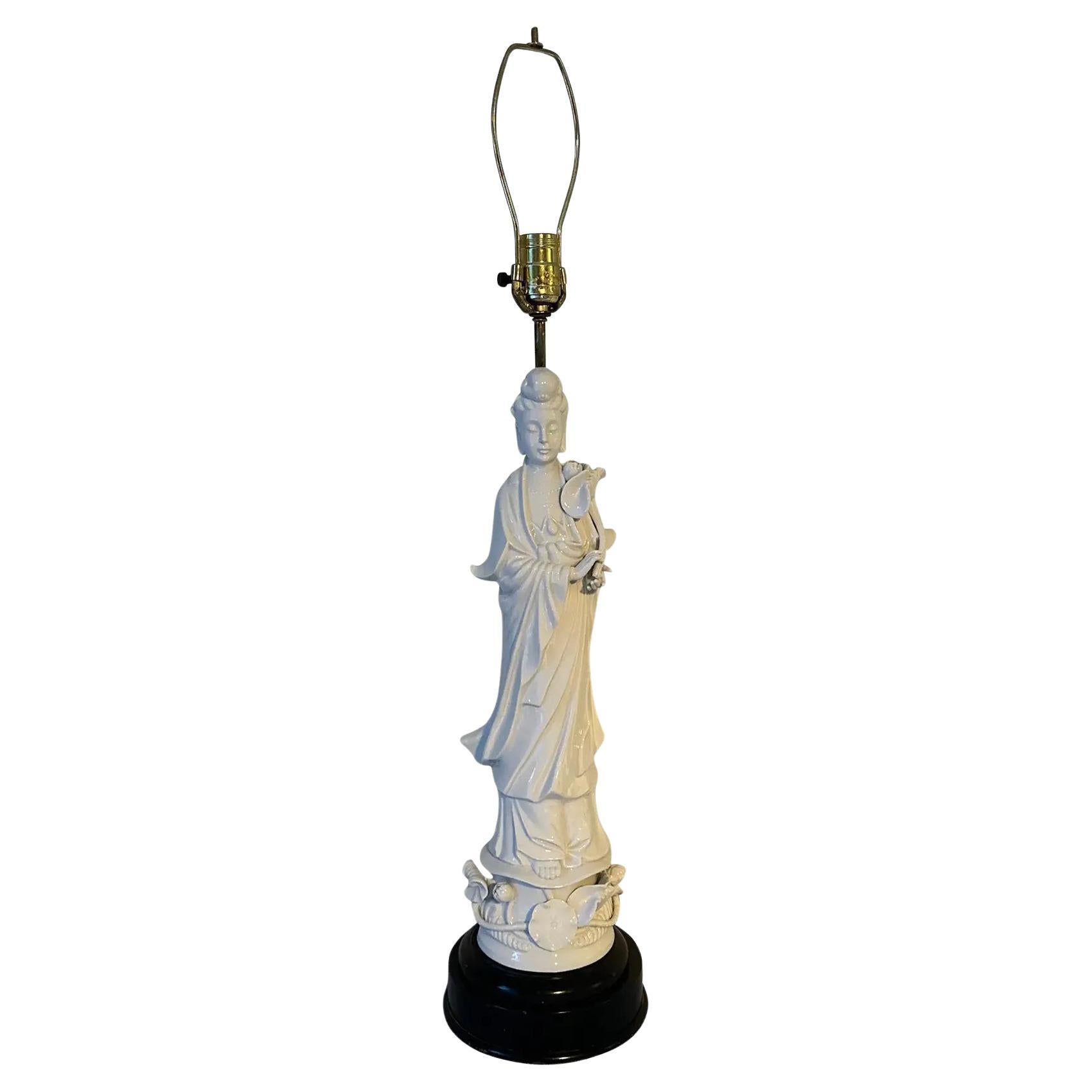 Lampada cinese in bianco e nero degli anni 
40 raffigurante la dea Guanyin