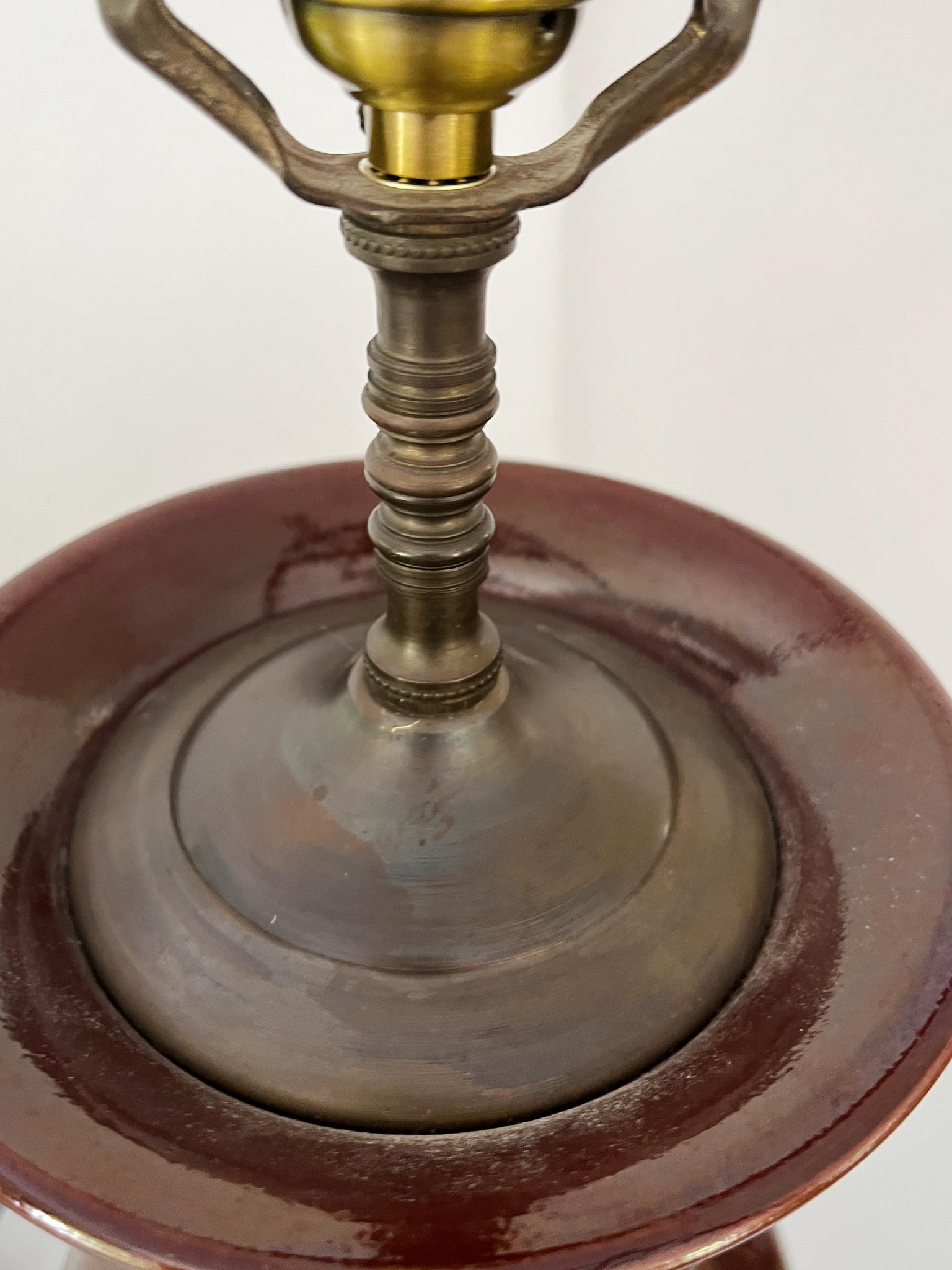 Milieu du XXe siècle Paire de lampes de table en céramique chinoise émaillée sang de boeuf des années 1940 en vente