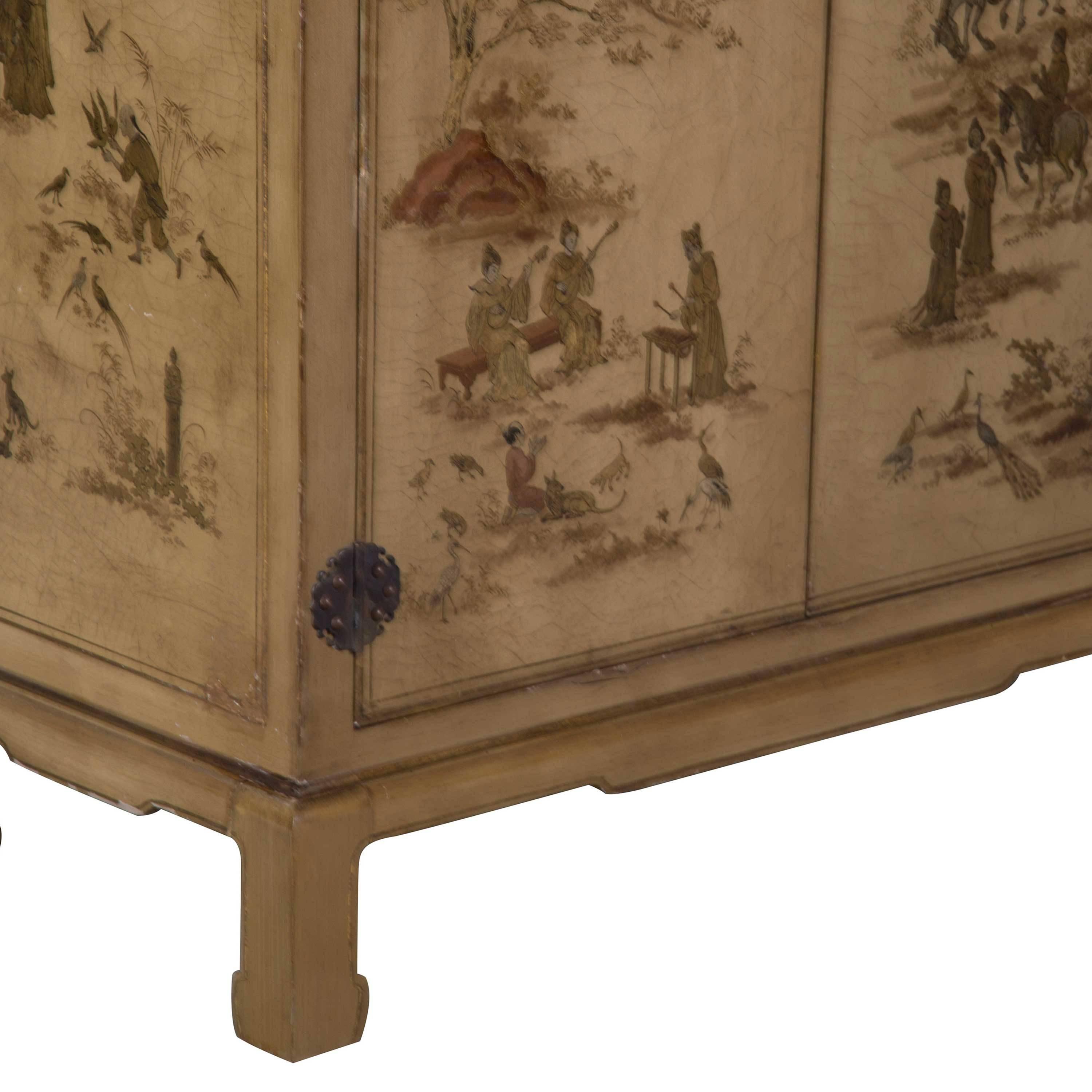 1940s Chinoiserie Decorated Cabinet In Good Condition In Gloucestershire, GB