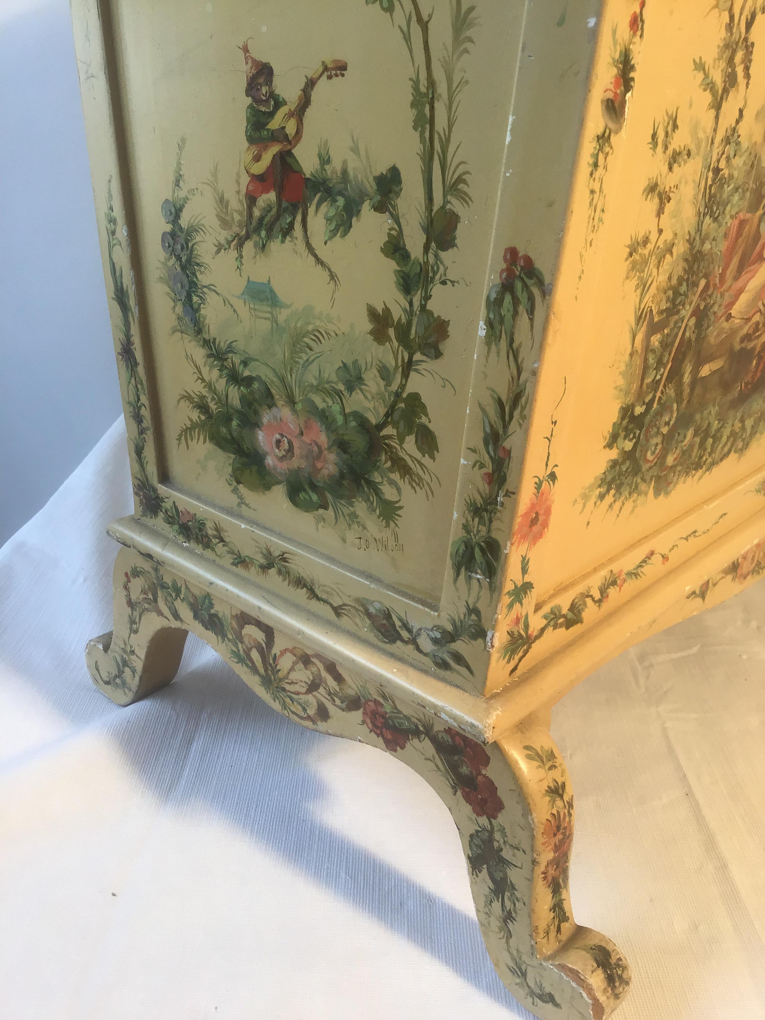 1940s Chinoiserie Hand Painted Magazine Holder For Sale 5
