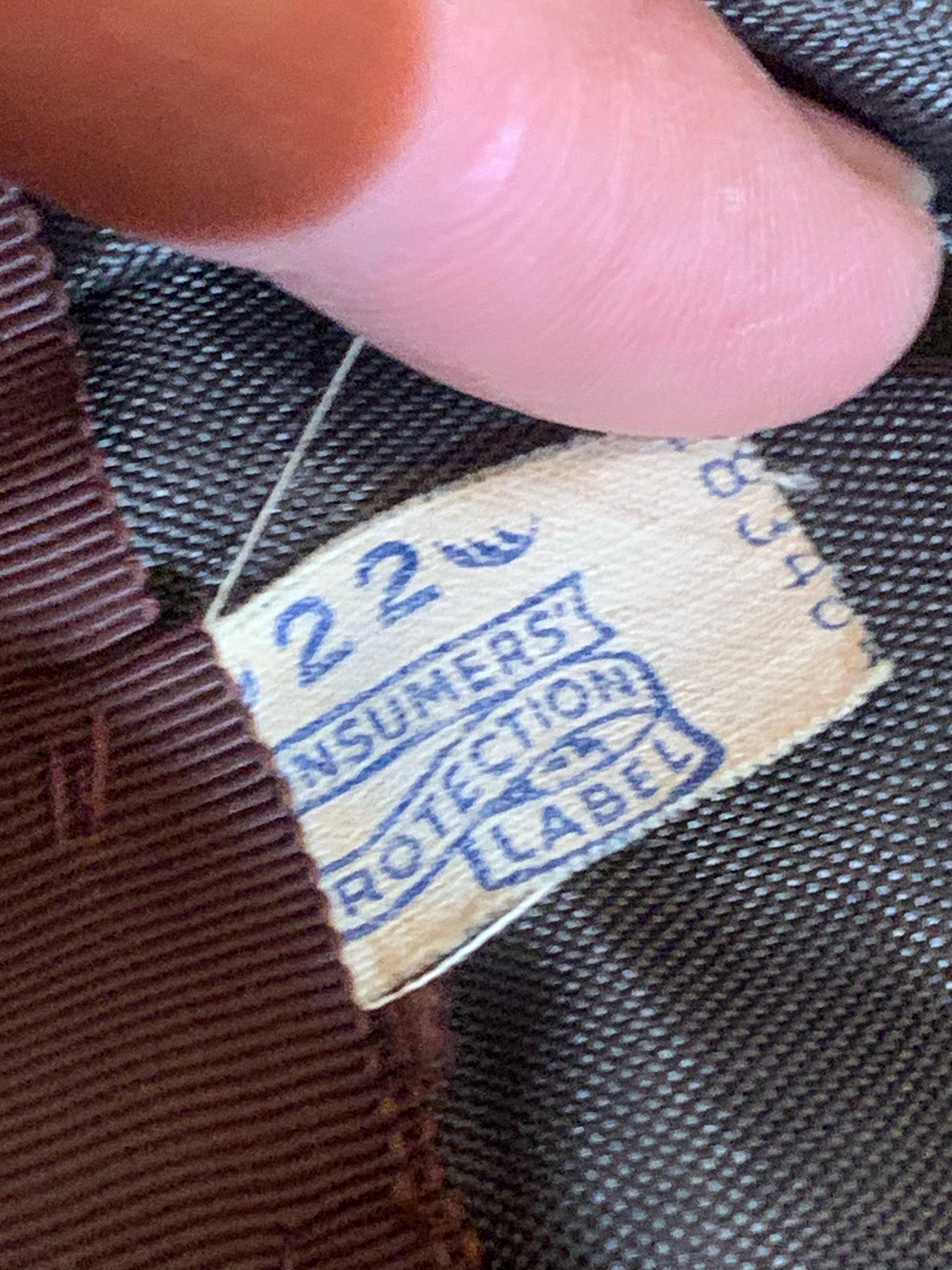 1940er Jahre Schokolade Brown Chenille Samt gerüschte Krone Scheitel Turban im Angebot 6