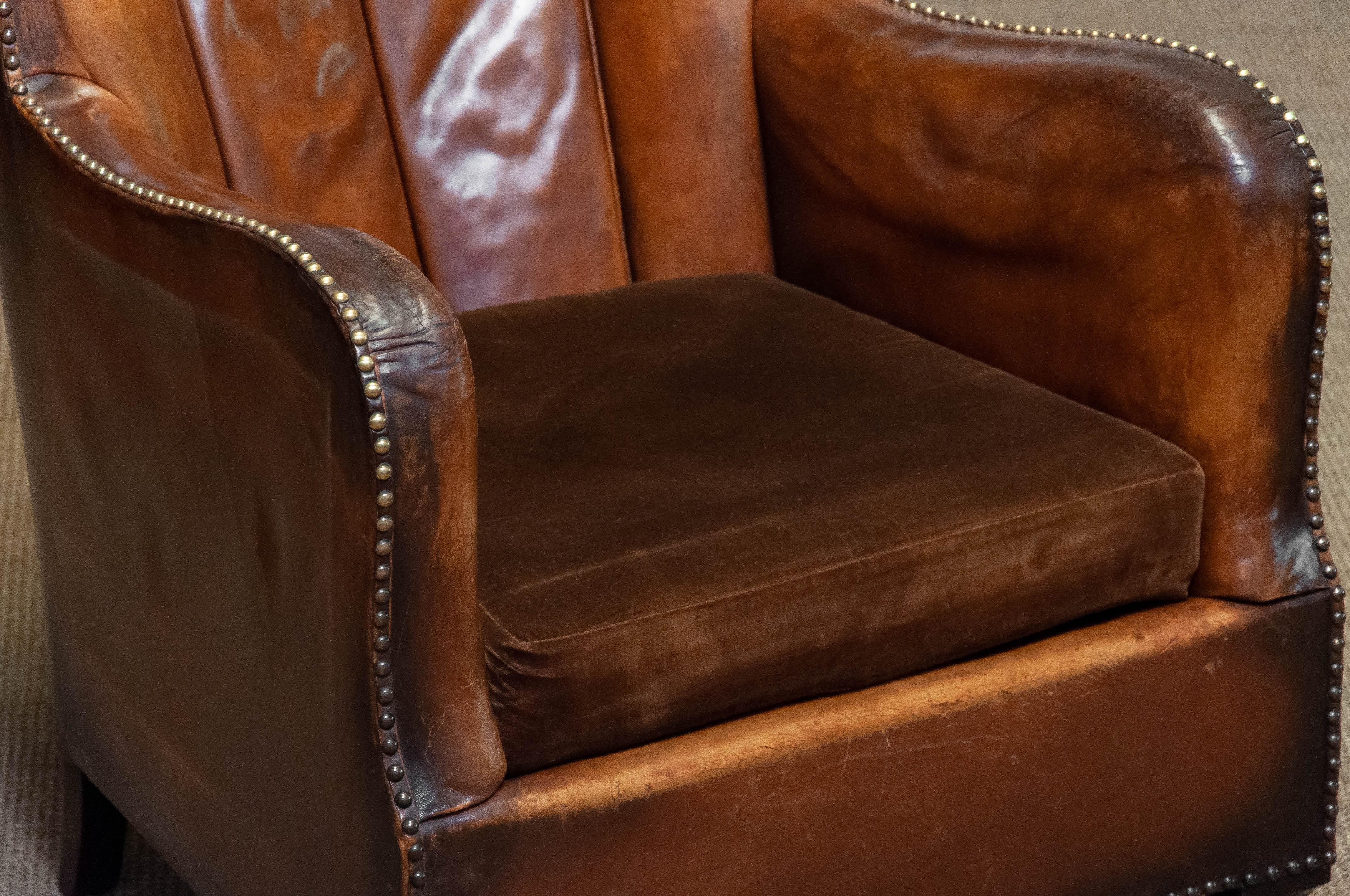 1940s Club Chair in Tan Brown Patinated Leather in the Style of Fritz Hansen For Sale 9