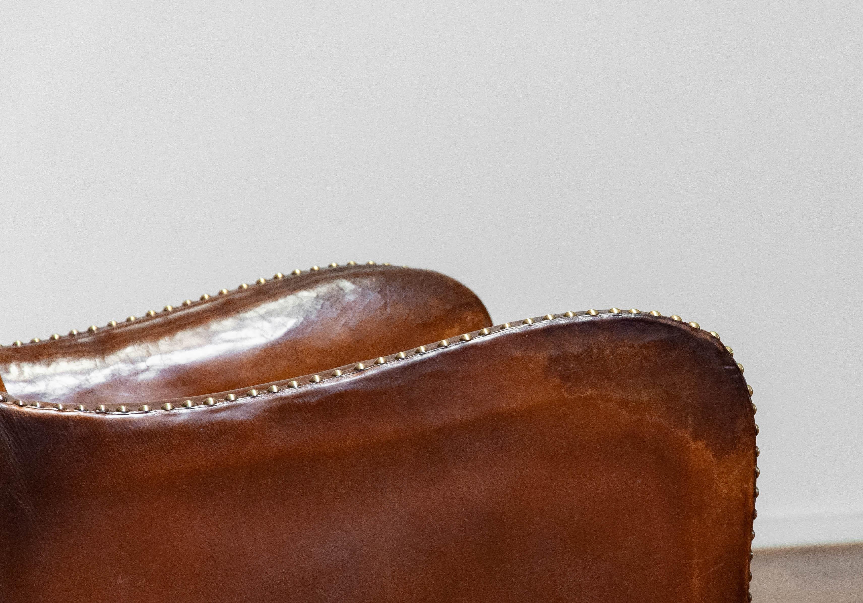 Danish 1940s Club Chair in Tan Brown Patinated Leather in the Style of Fritz Hansen For Sale