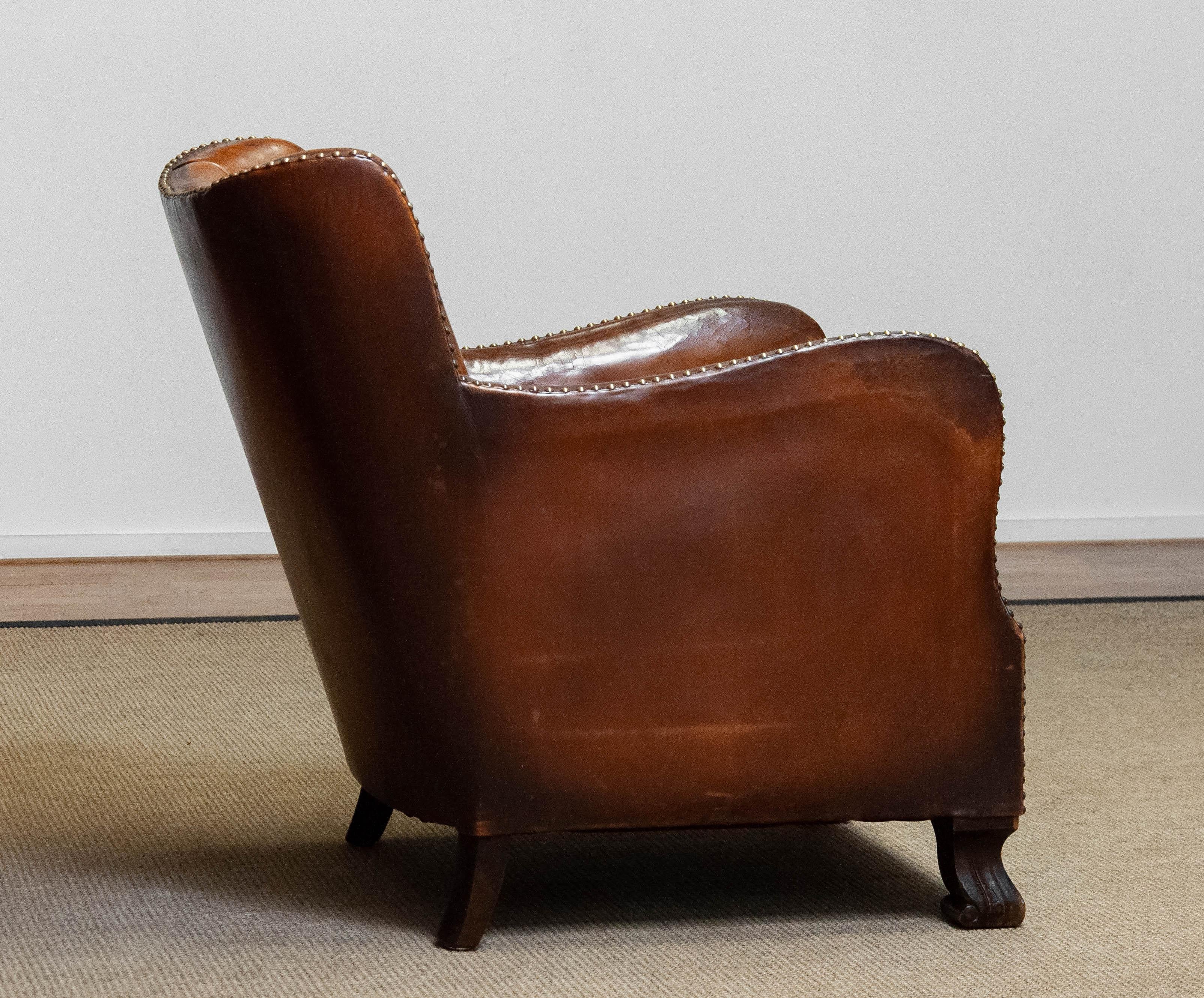 Mid-20th Century 1940s Club Chair in Tan Brown Patinated Leather in the Style of Fritz Hansen For Sale