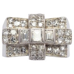 Bague de cocktail des années 1940 en platine et diamants