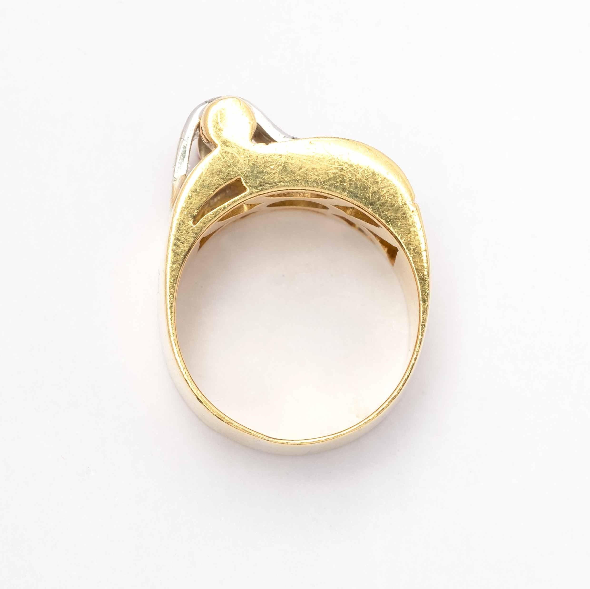 1940s cocktail ring with diamonds and rubies In Good Condition For Sale In Milano, MI