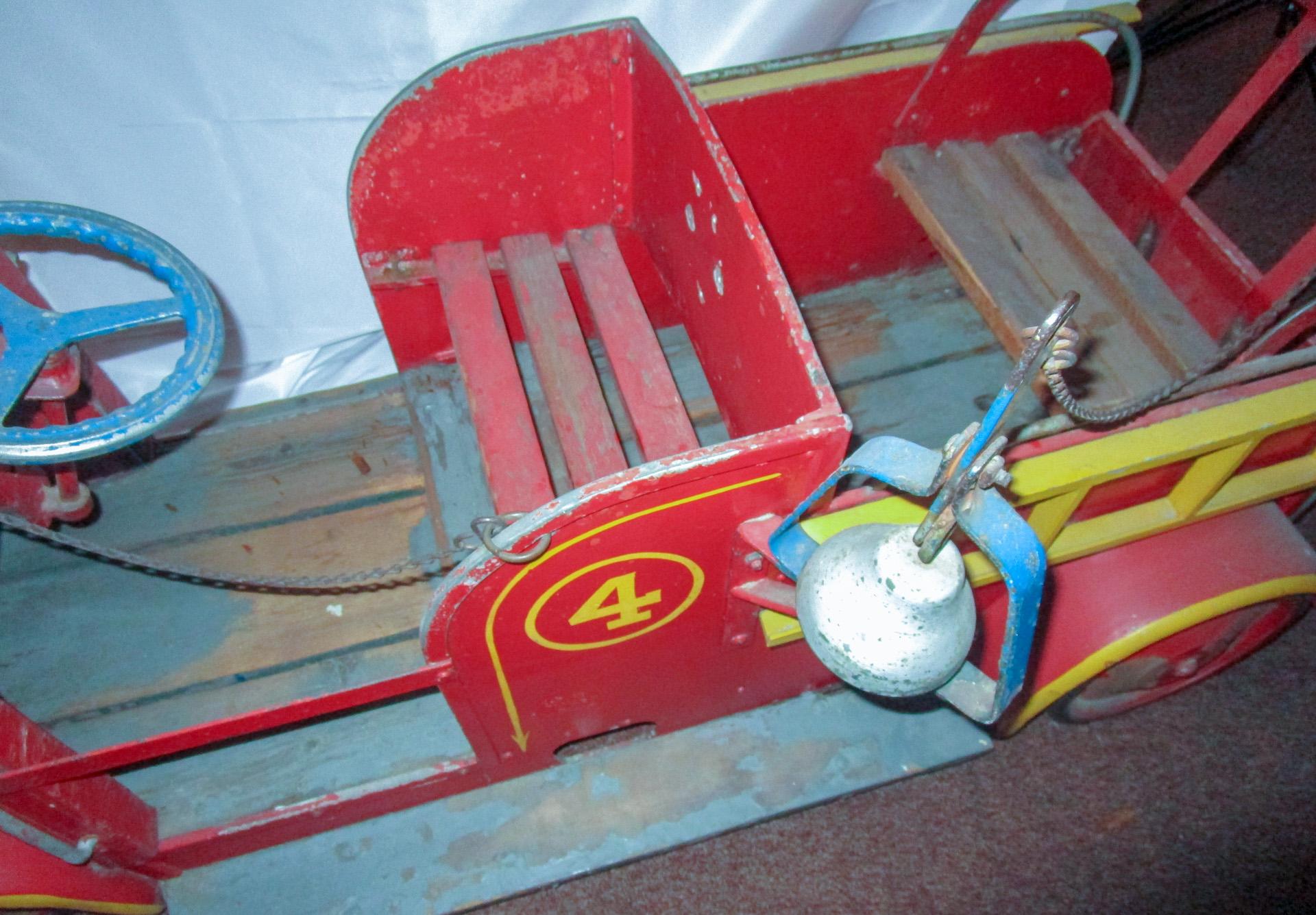 1940s Coney Island Amusement Park Kiddie Car Fire Engine in Original Condition For Sale 1