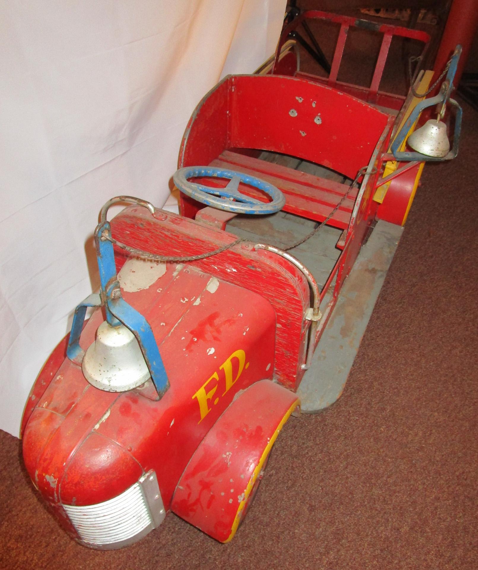 Engine de cheminée pour chariot Kiddie Car du parc d'attractions Coney Island des années 1940 dans son état d'origine Bon état - En vente à Savannah, GA