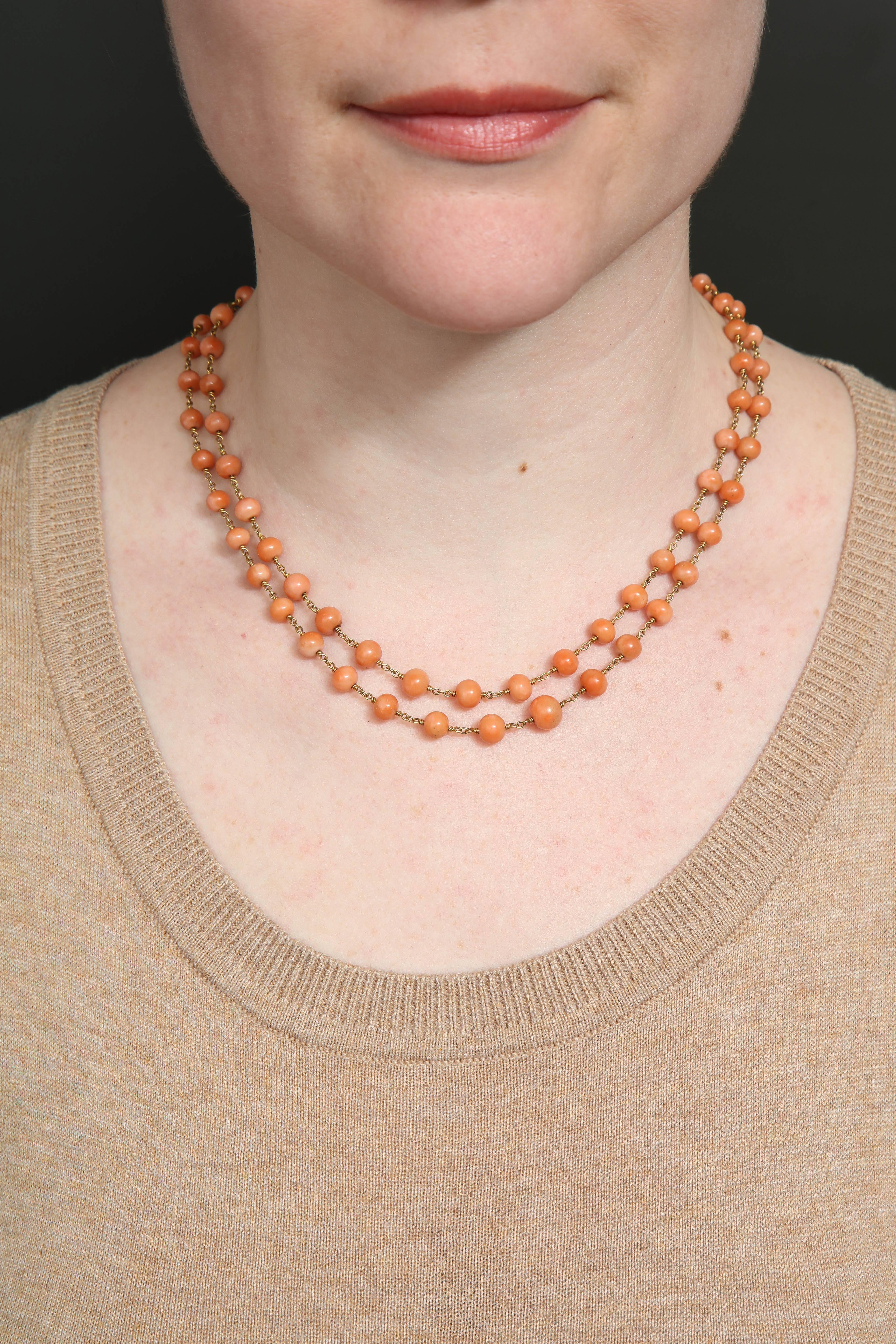 1940's Coral Bead Double Strand Gold Necklace With Clasp 6
