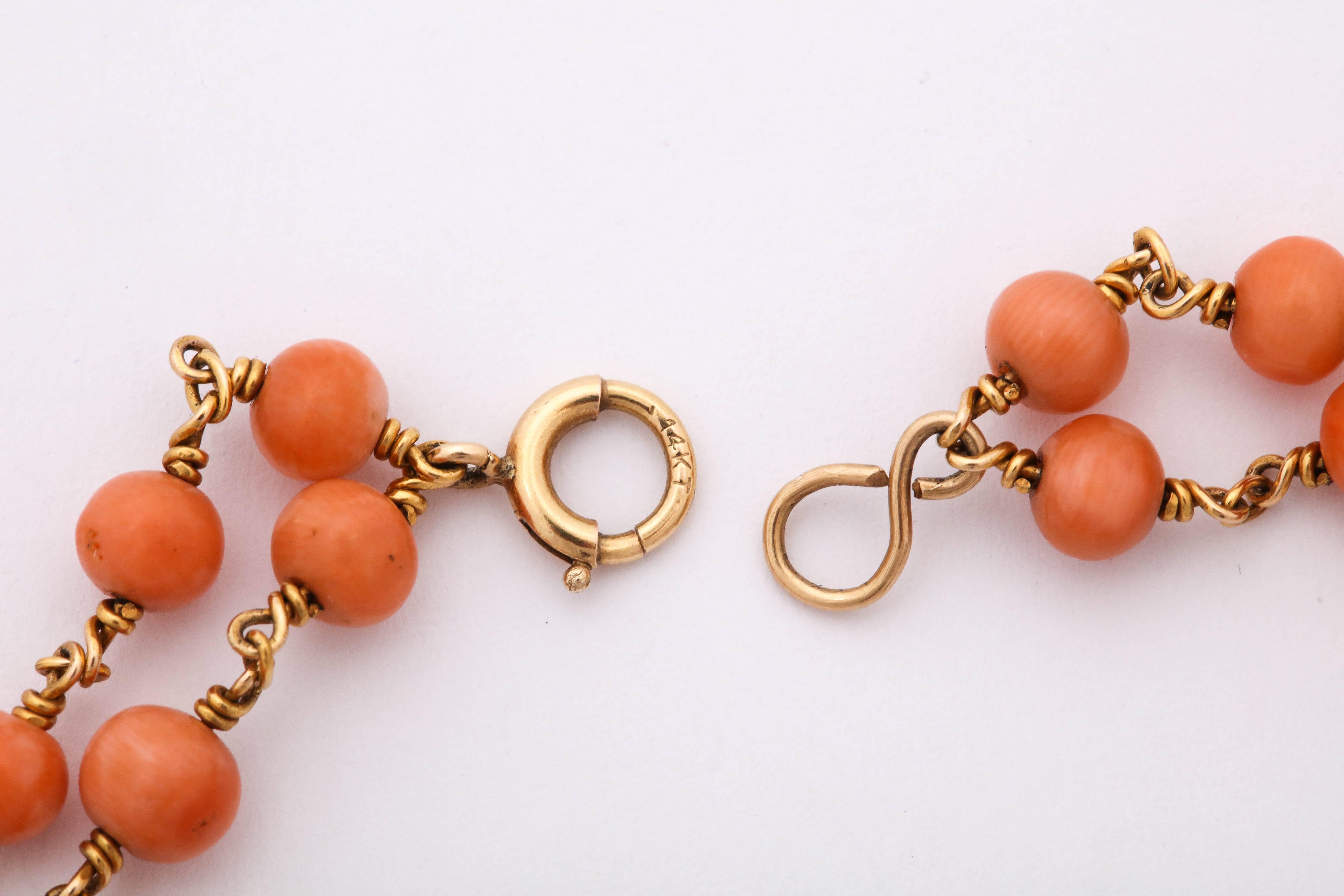 1940's Coral Bead Double Strand Gold Necklace With Clasp 2