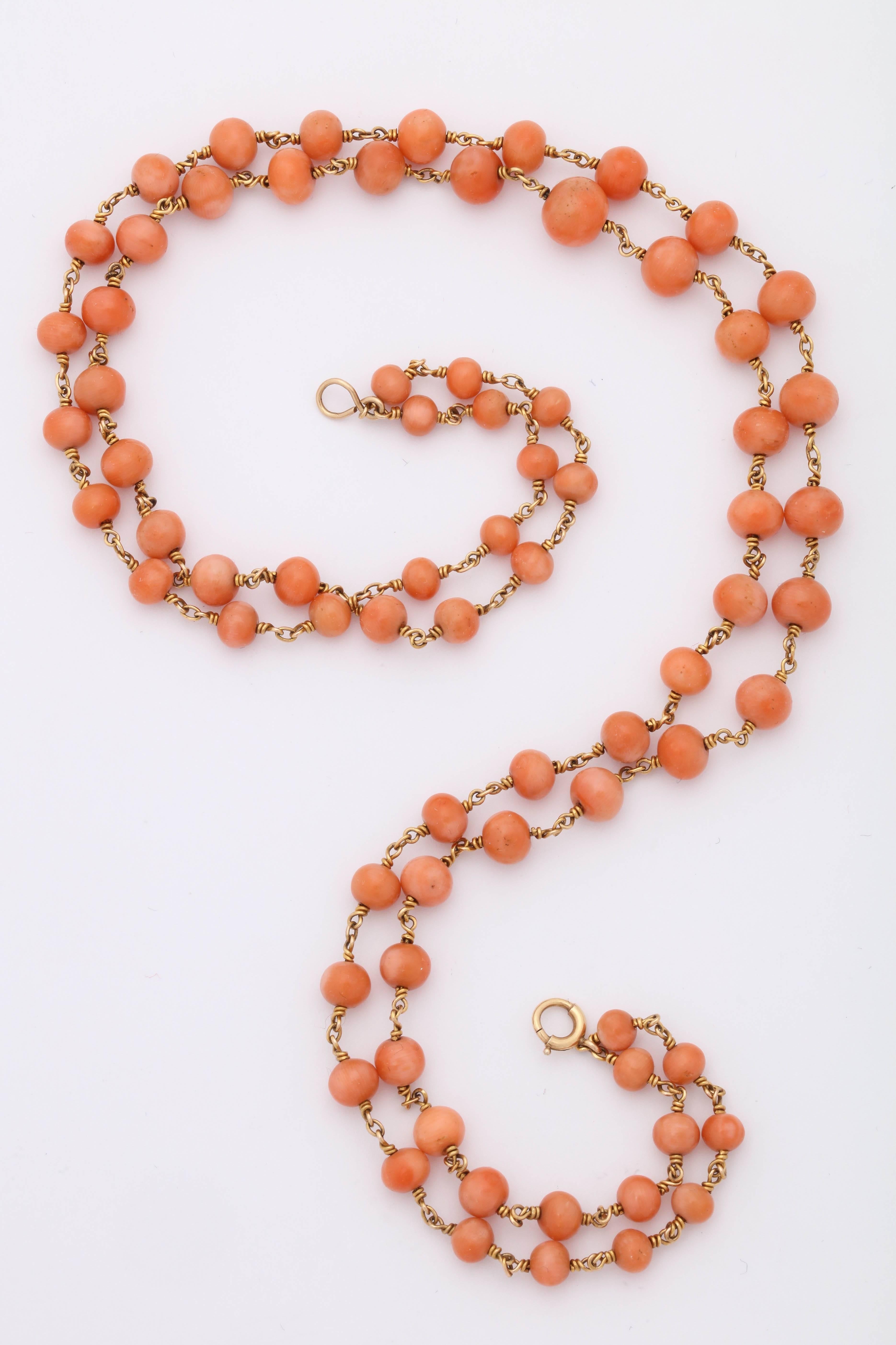 1940's Coral Bead Double Strand Gold Necklace With Clasp 3