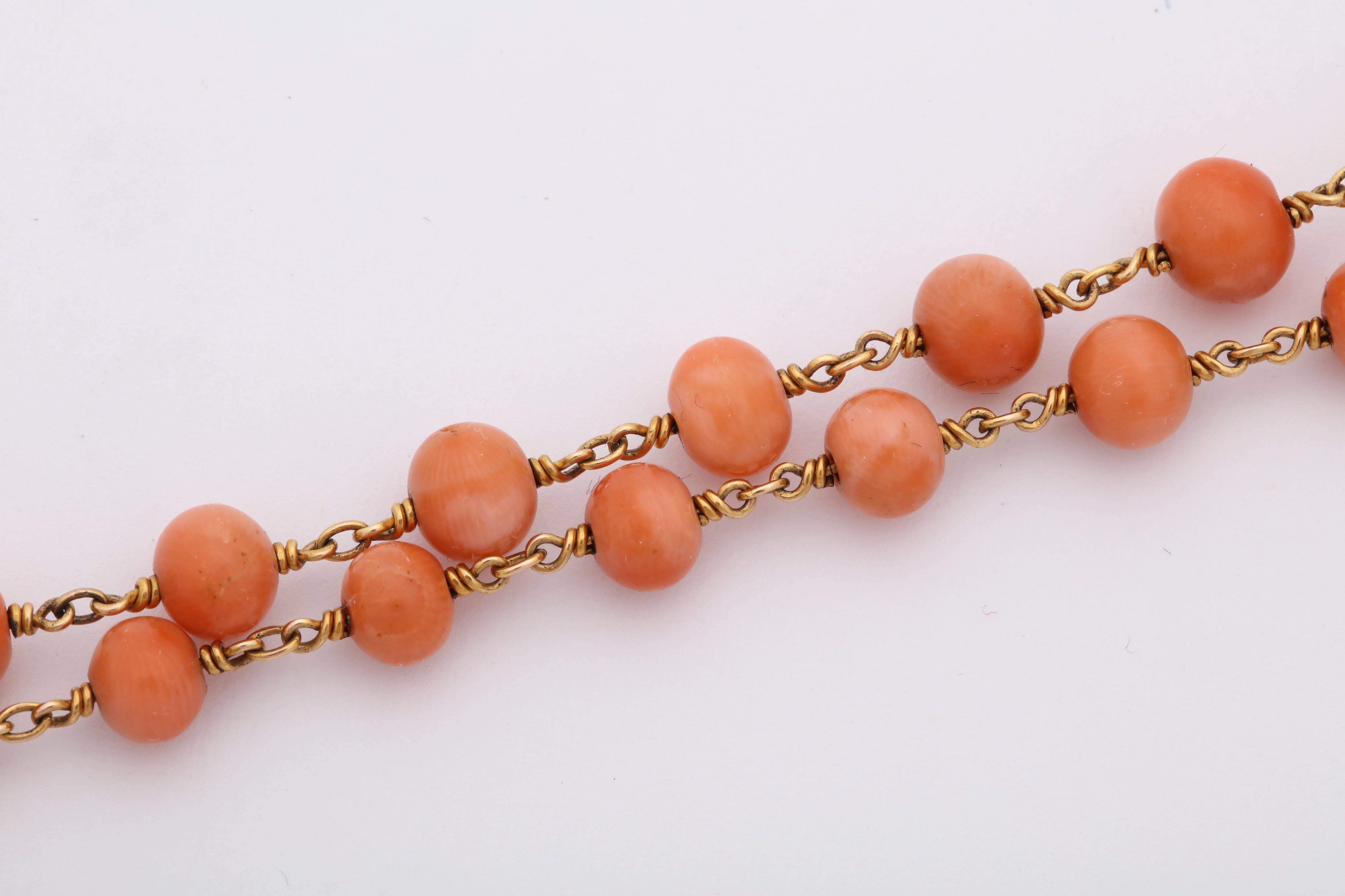 1940's Coral Bead Double Strand Gold Necklace With Clasp 4