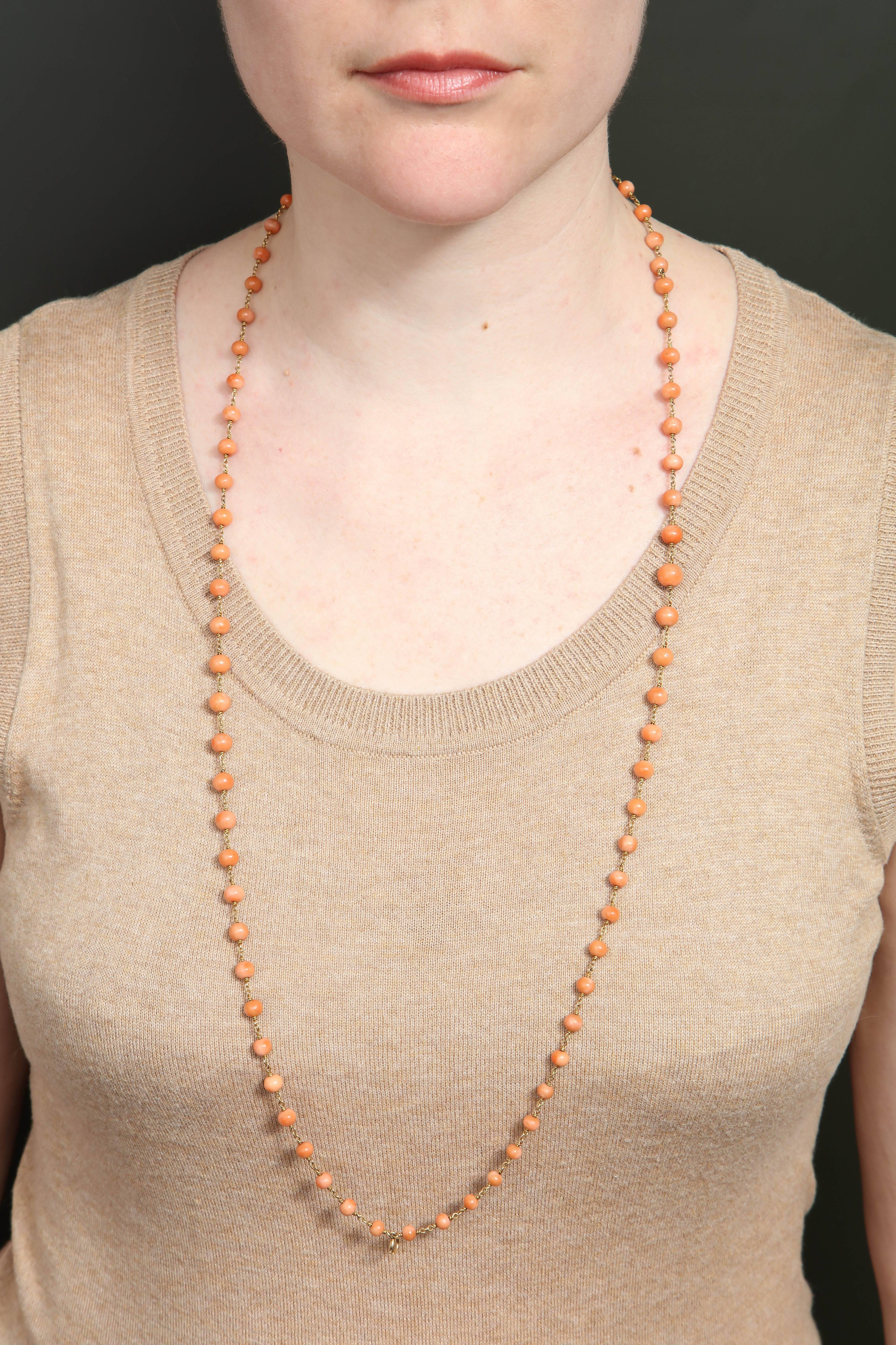 1940's Coral Bead Double Strand Gold Necklace With Clasp 5
