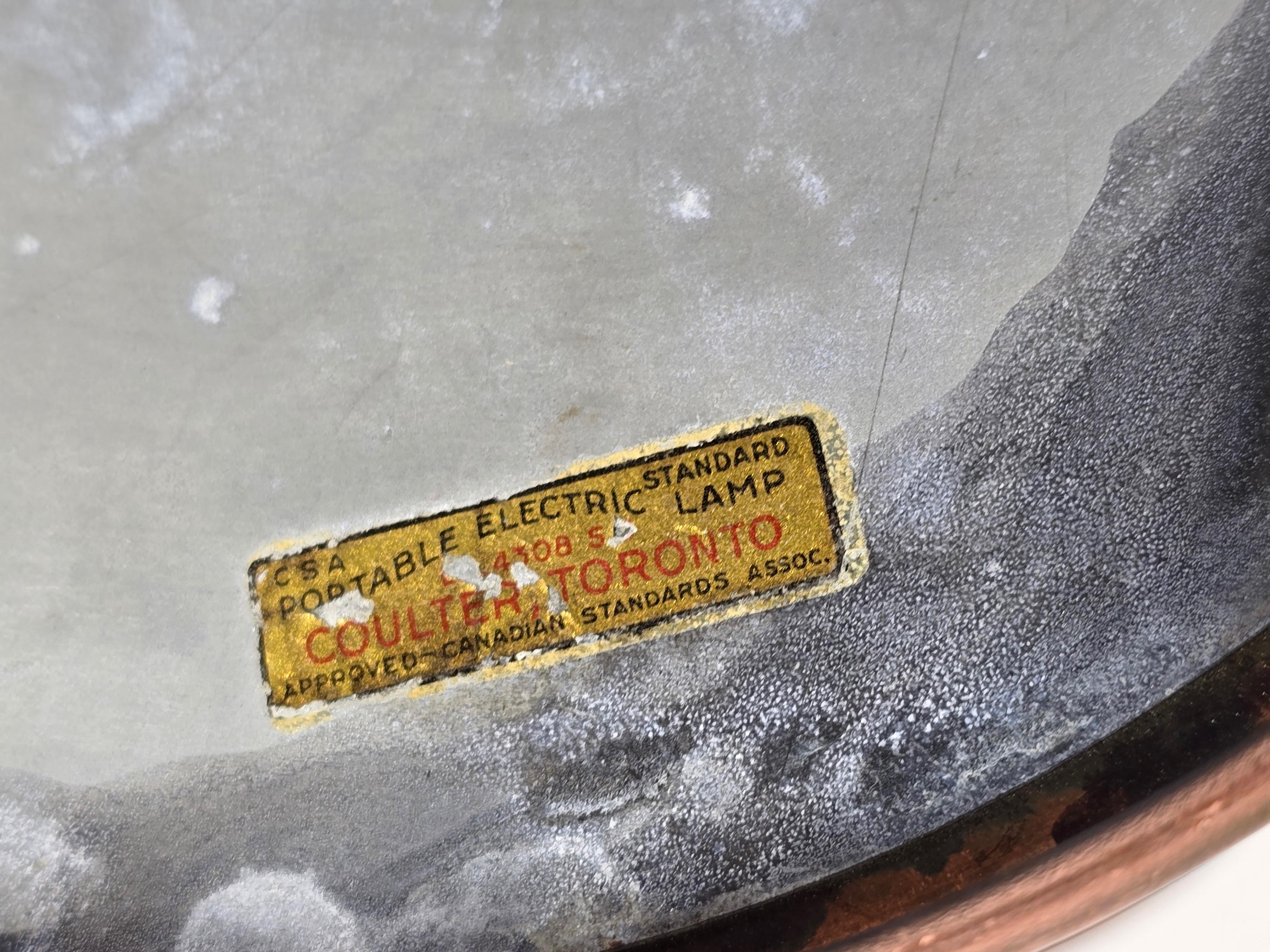1940s 'Coulter  Persiana  Lámpara de mesa, Canadá en venta 6