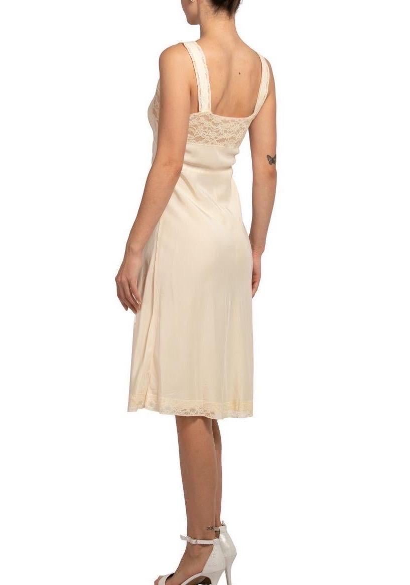 1940S Cream Bias Cut Silk Crepe De Chine Slip With Lace Detail At Top And Bottom For Sale 2