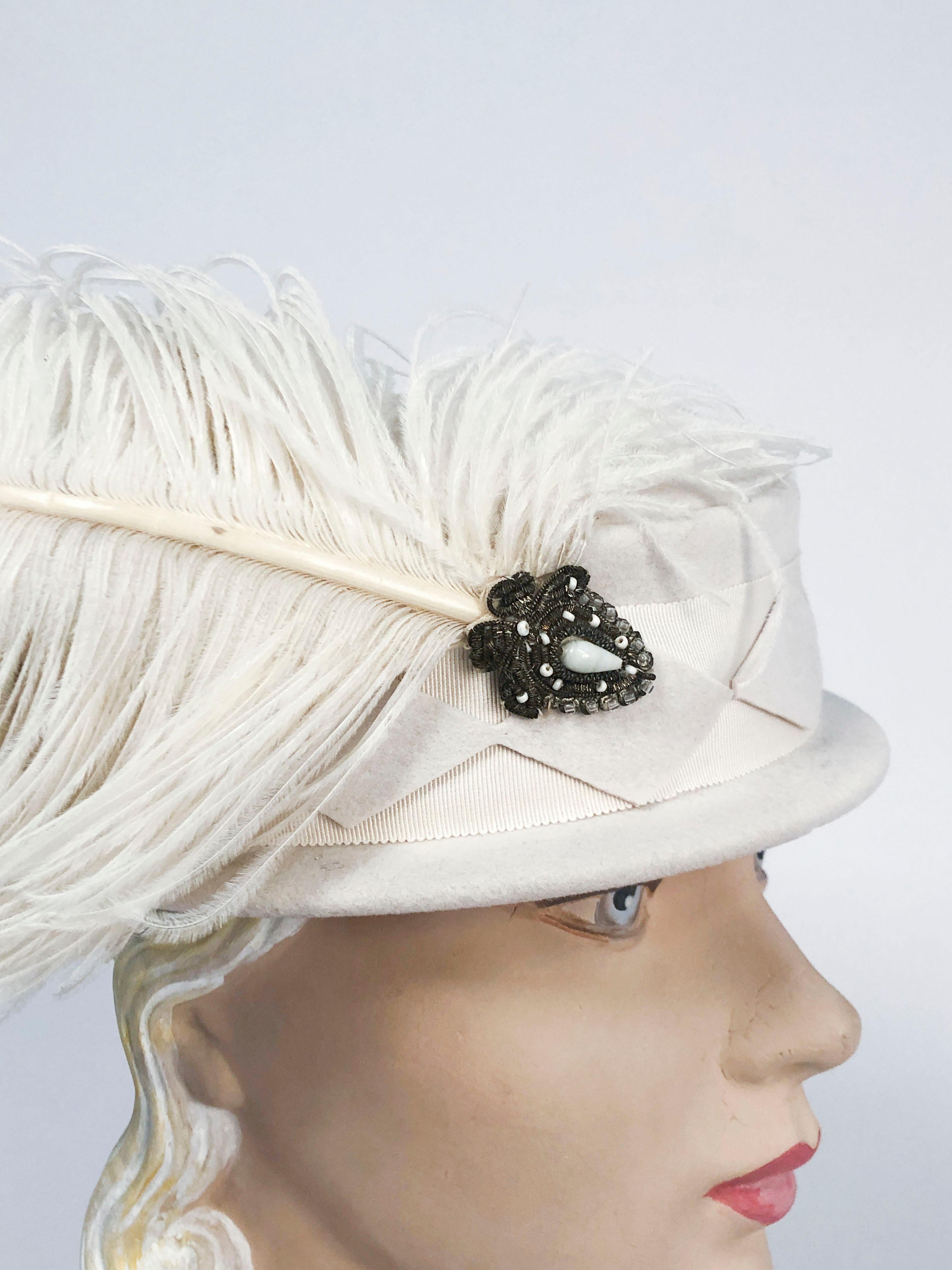Women's 1940s Cream Fur Felt Hat with Wide Hat Band, Diamond Applique and Curled Feather