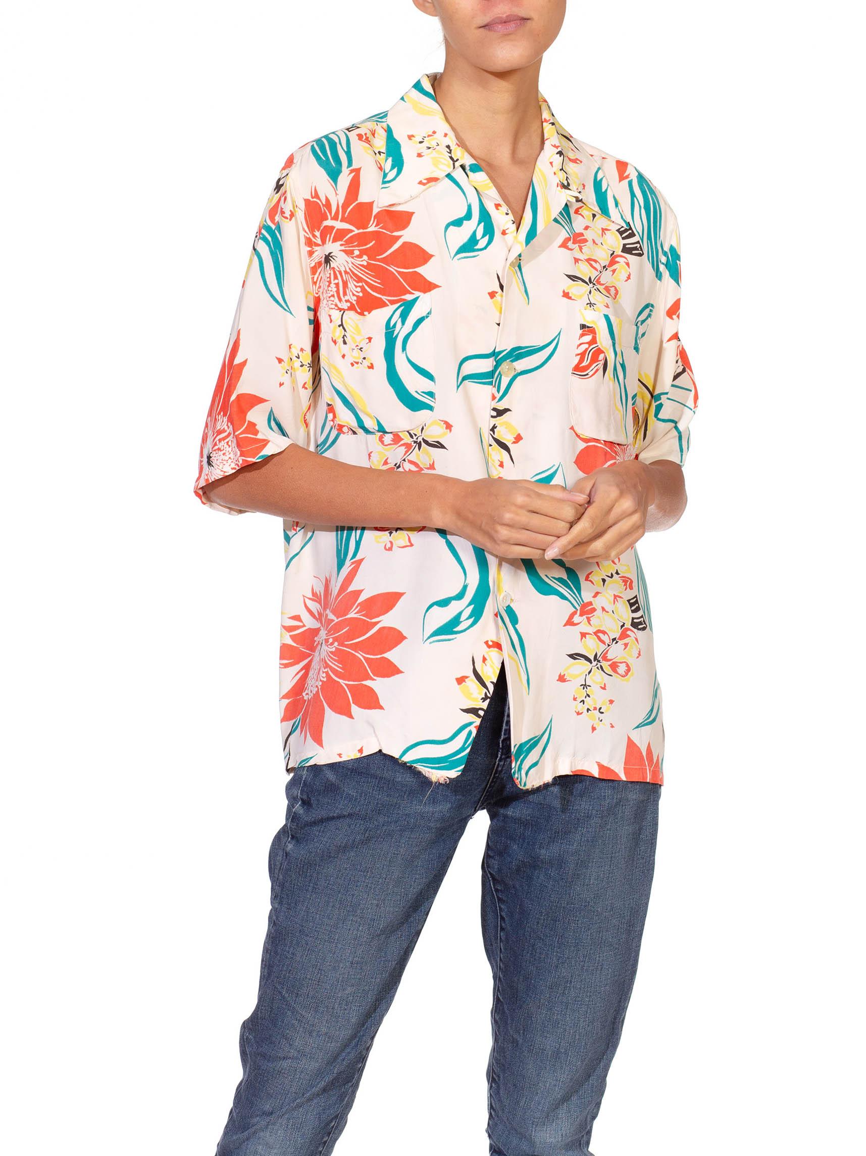 1940er Hemd in Creme & Orange aus Seidenmischung mit hawaiianischem Druck, hergestellt auf Hawaii im Angebot 1
