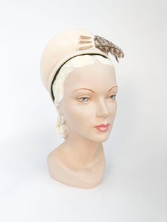 1940s Cream Sculpted Hat with Bird Feather Accents