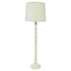 Lámpara de pie Hollywood Regency blanca crema de los años 40