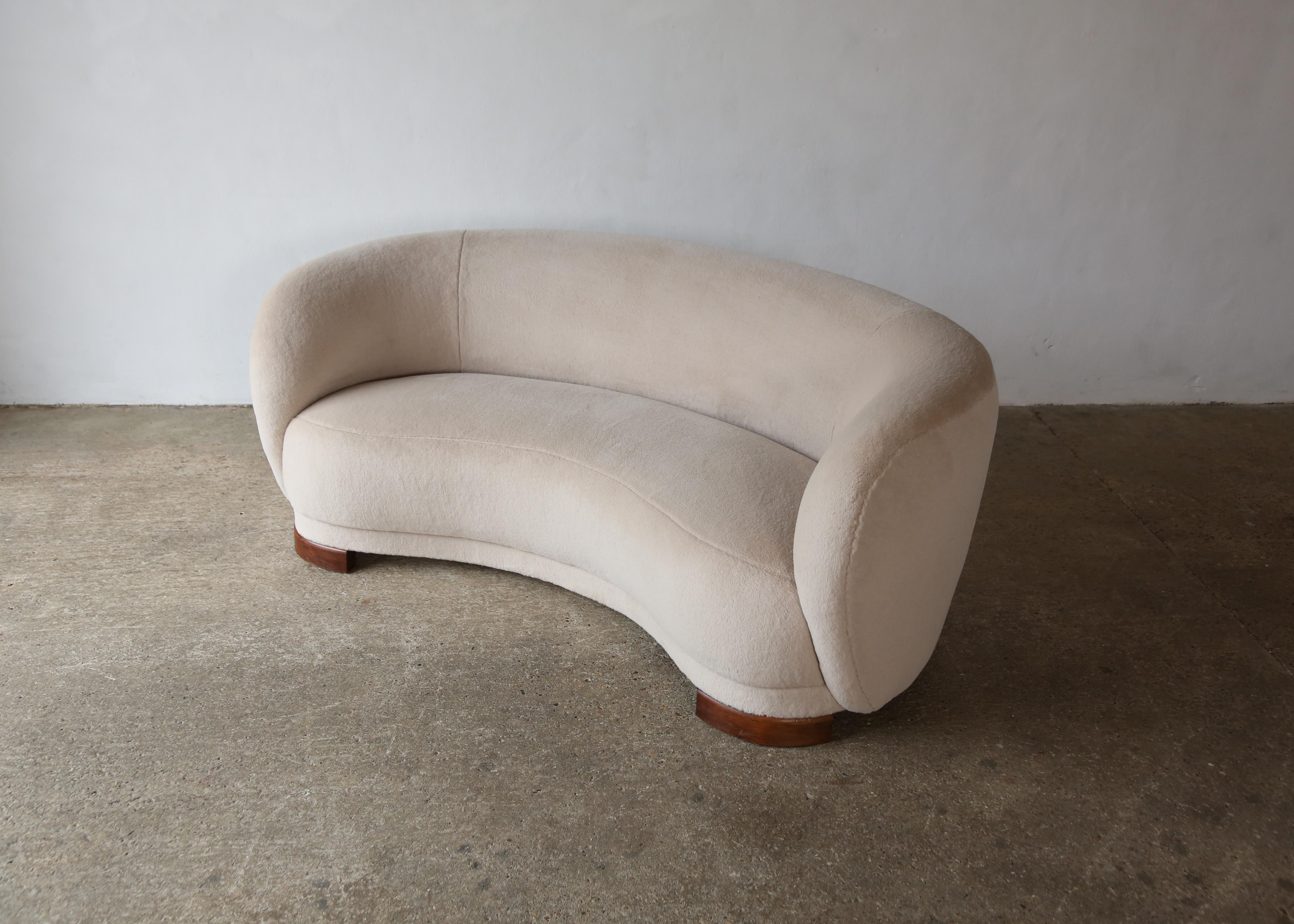 1940s Curved Danish Cabinetmaker Banana Sofa, Newly Upholstered in Alpaca 5