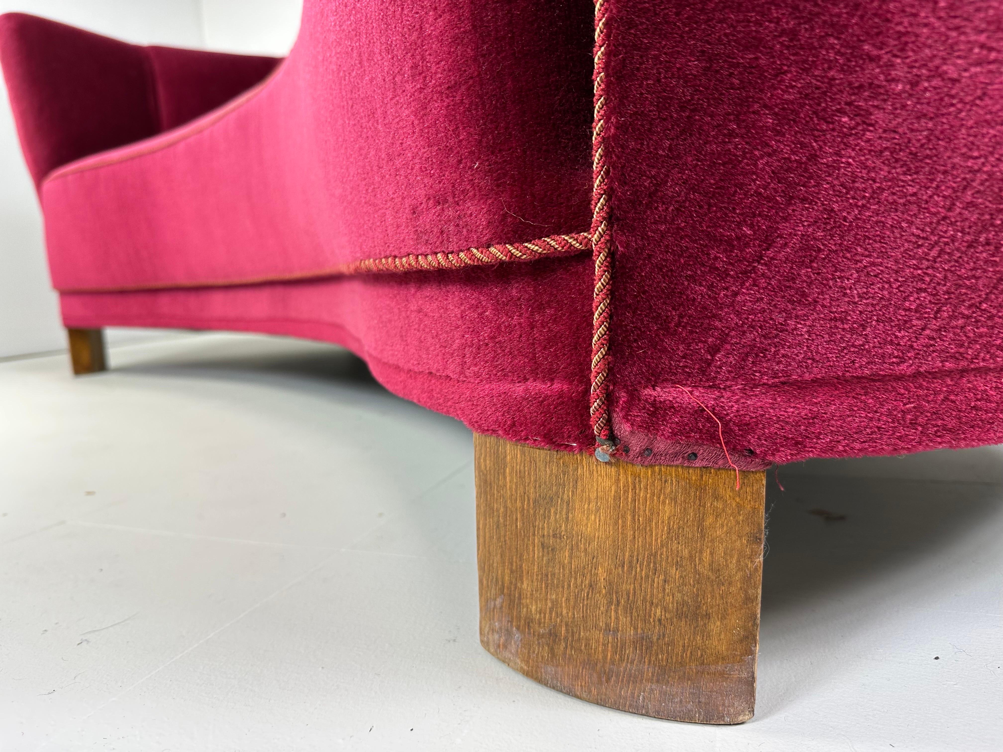Sofá danés curvo de 1940 en venta 1