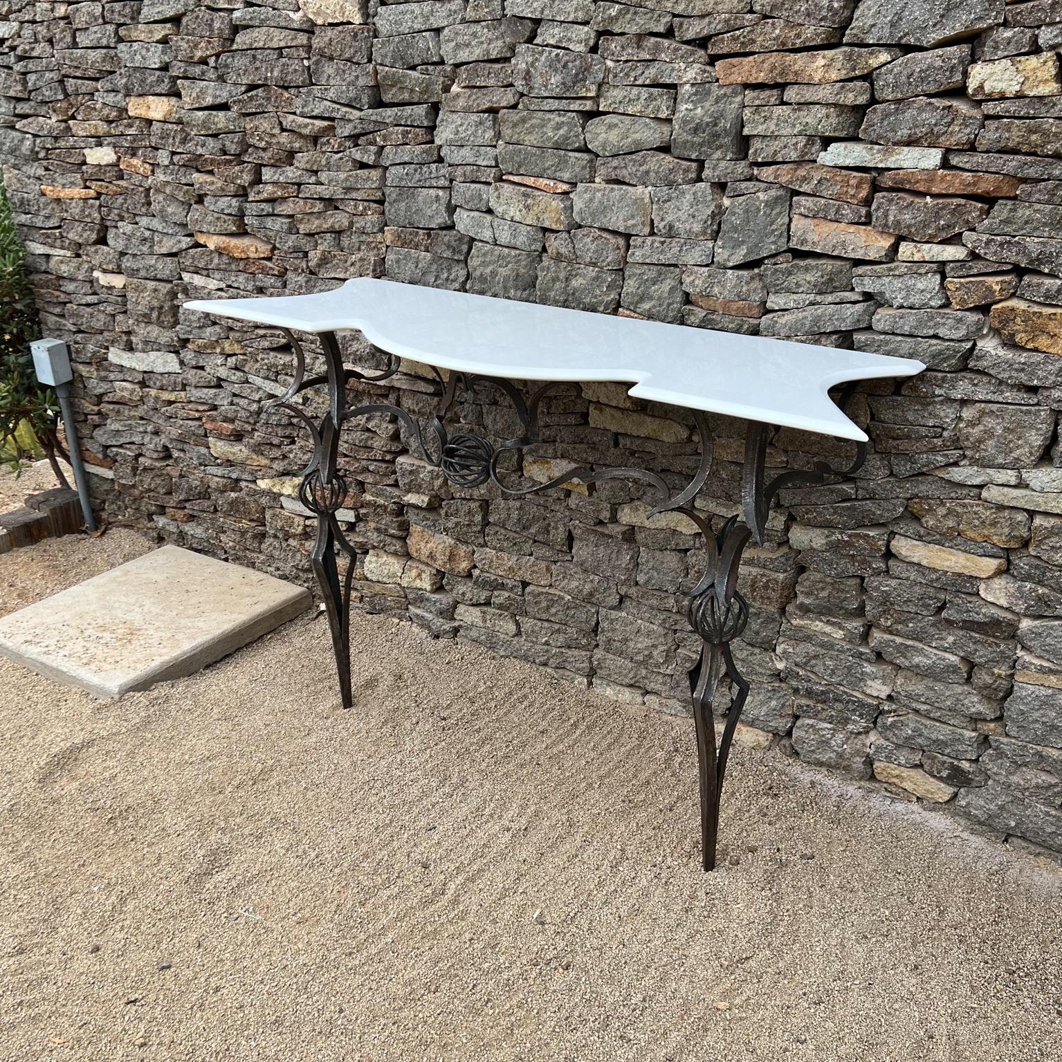 1940er Jahre Italienisch Konsole Tisch Schmiedeeisen Marmor Stil Gilbert Poillerat im Zustand „Gut“ im Angebot in Chula Vista, CA