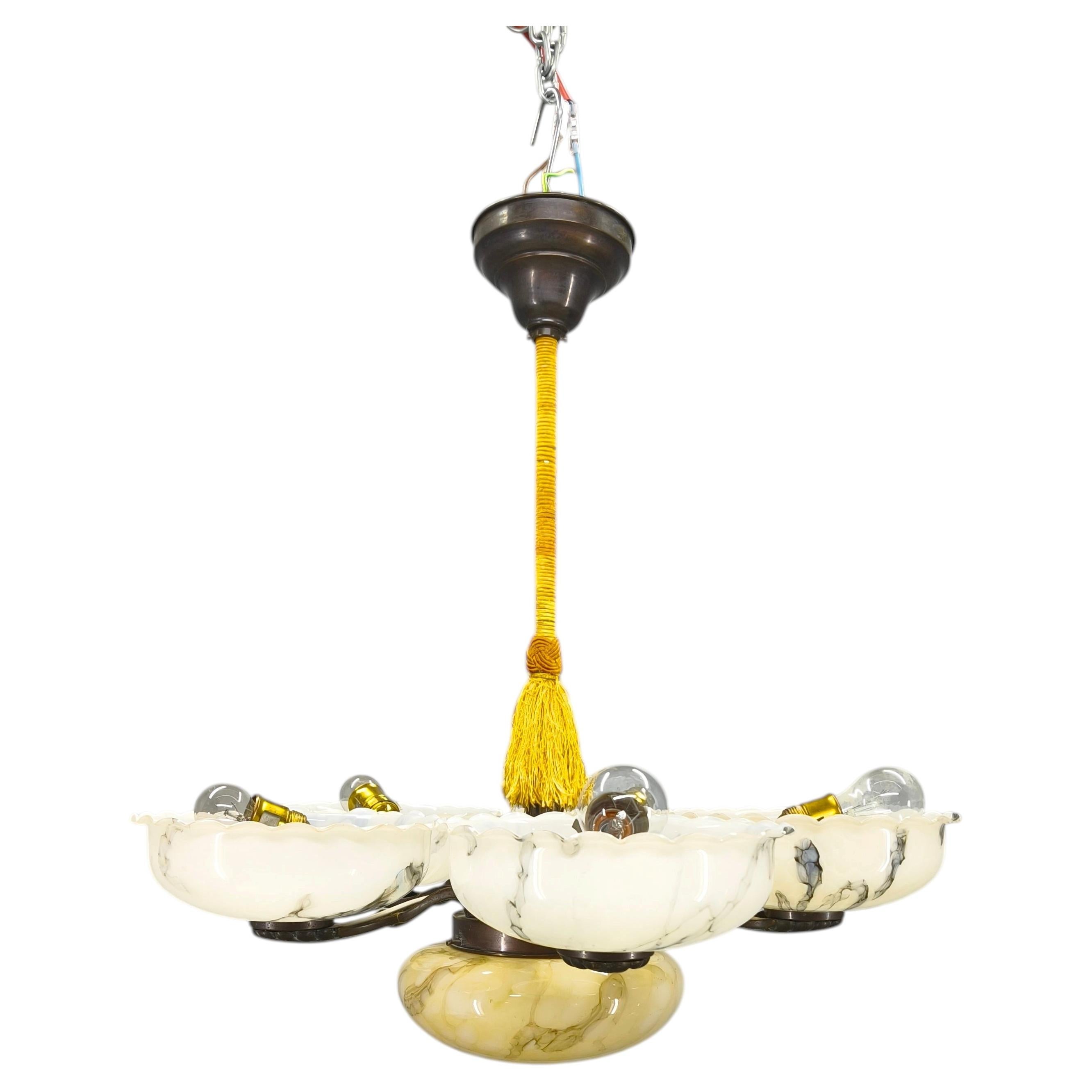 Lampadario in ottone e vetro opalino in stile Art Déco ceco degli anni ’40