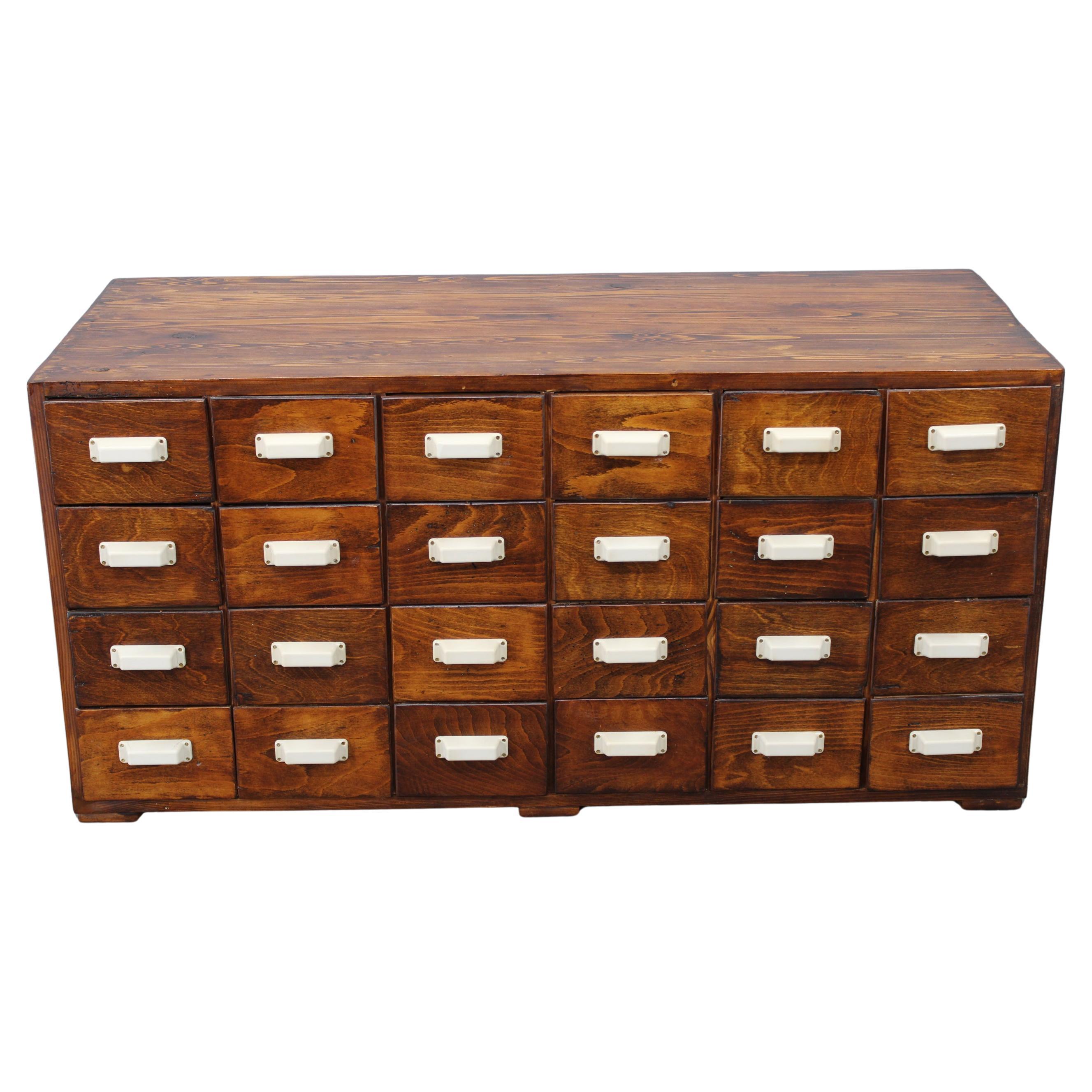 1940s Czechoslovak Industrial Bank Drawer Cabinet en venta