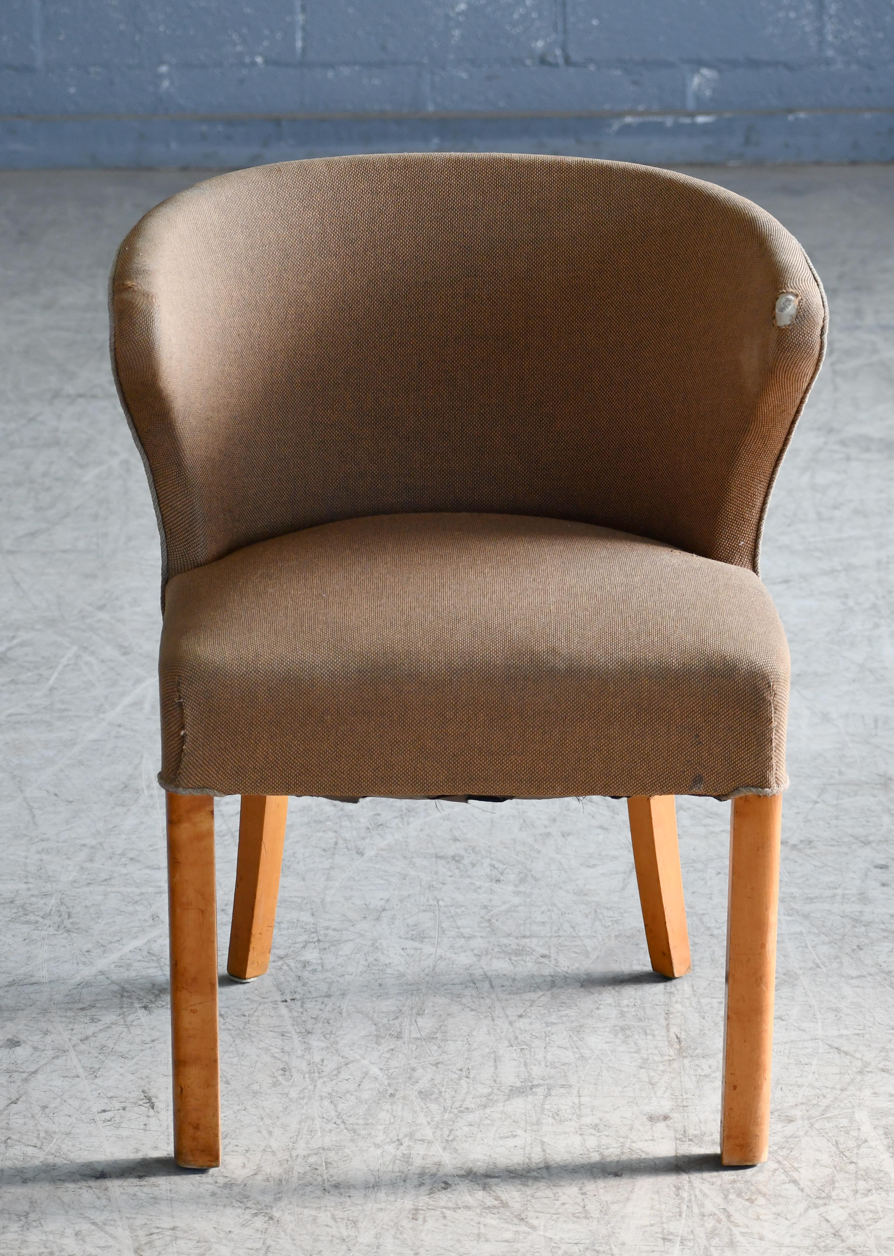 Mid-Century Modern 1940's Danish Accent or Armchair in style of Fritz Hansen Natural Maple Legs