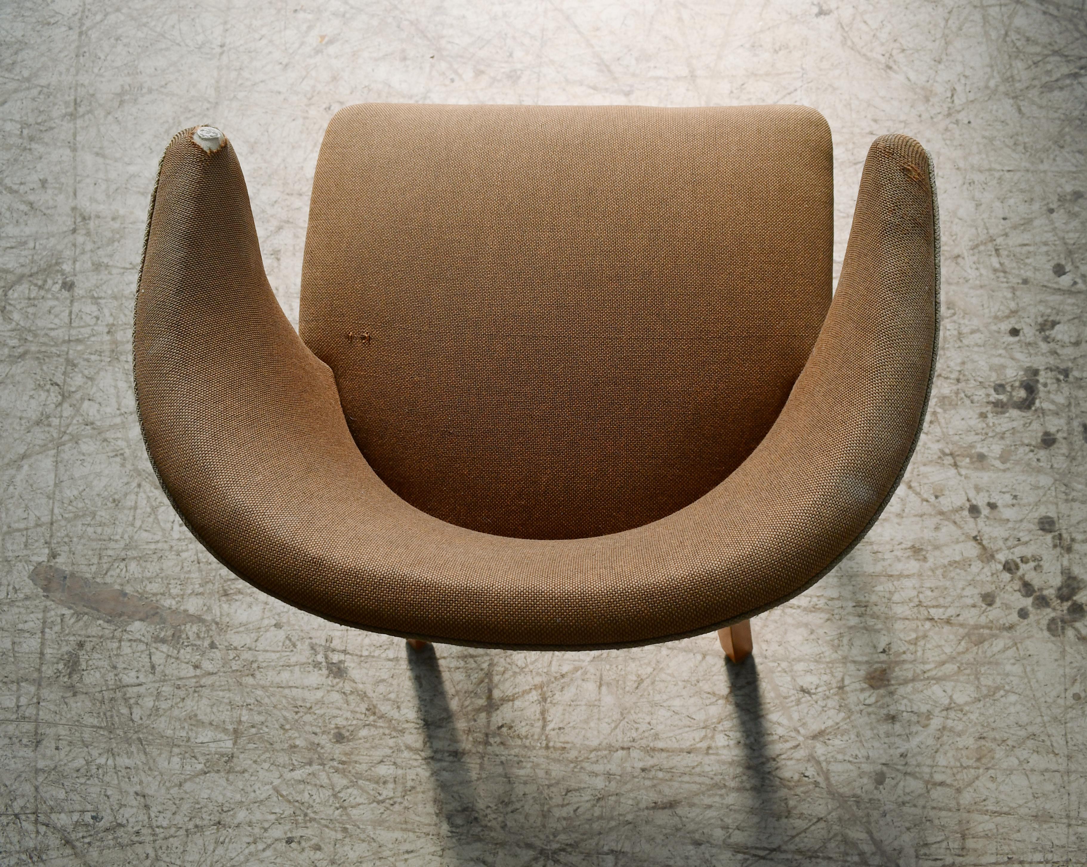 Dänischer Akzent- oder Sessel aus den 1940er Jahren im Stil von Fritz Hansen Natürliche Ahornbeine 2
