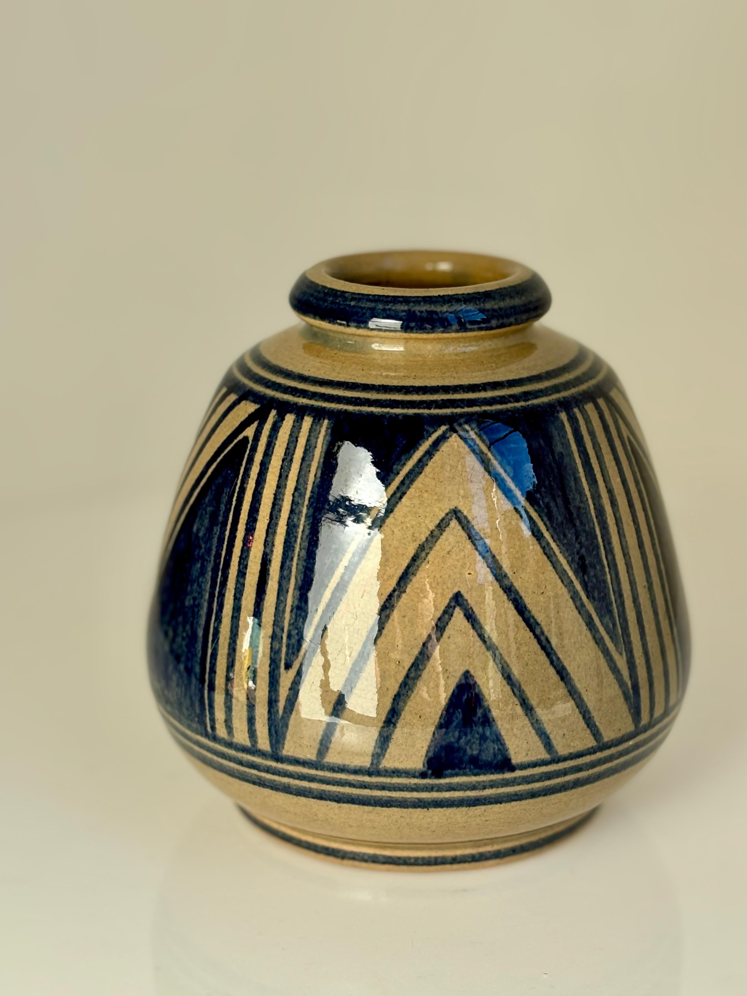 1940er Jahre Dänische blau, sandgestreifte glasierte Keramikvase, Søholm (Glasiert) im Angebot