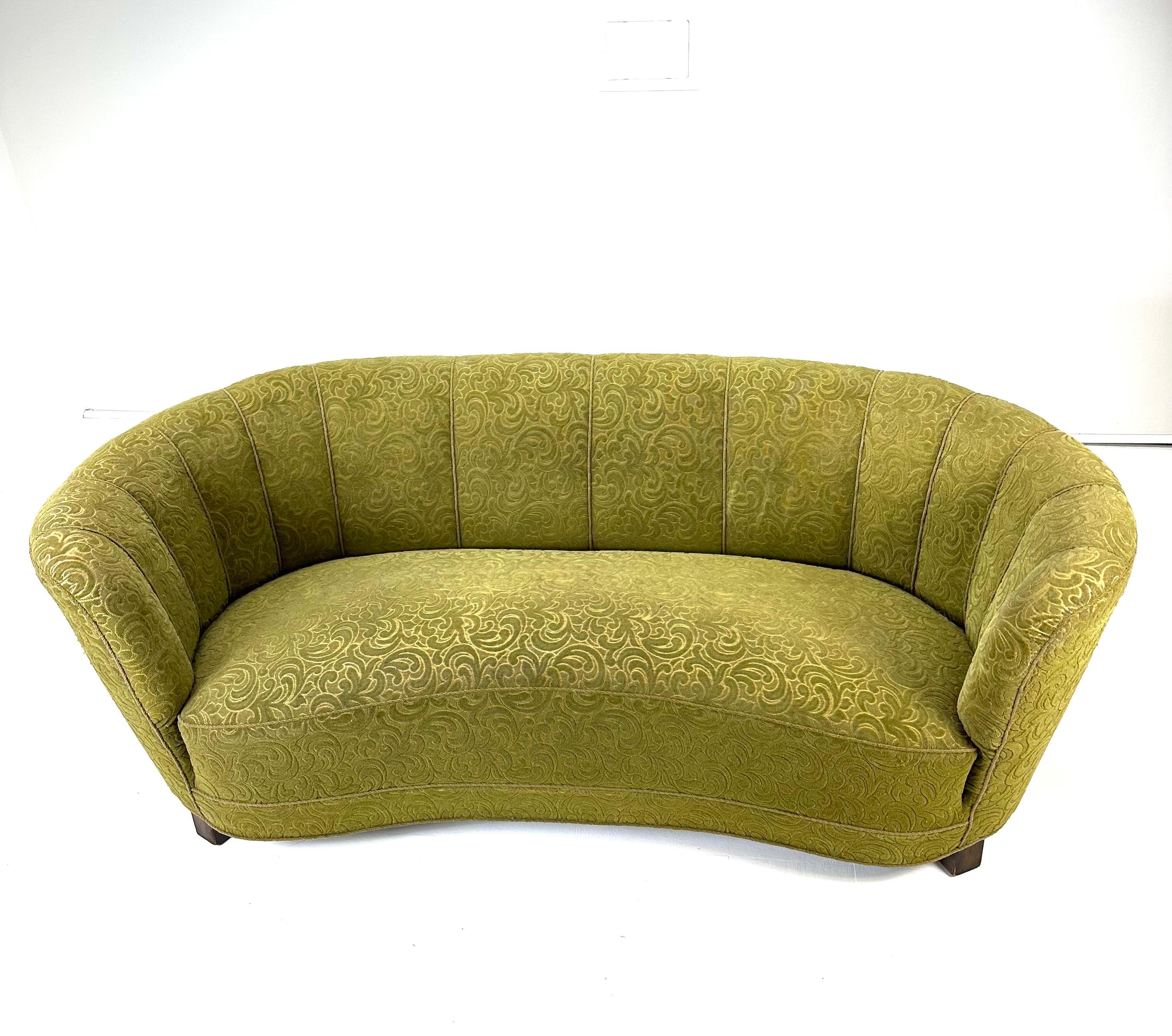 Sofá curvo danés de 1940 Danés en venta