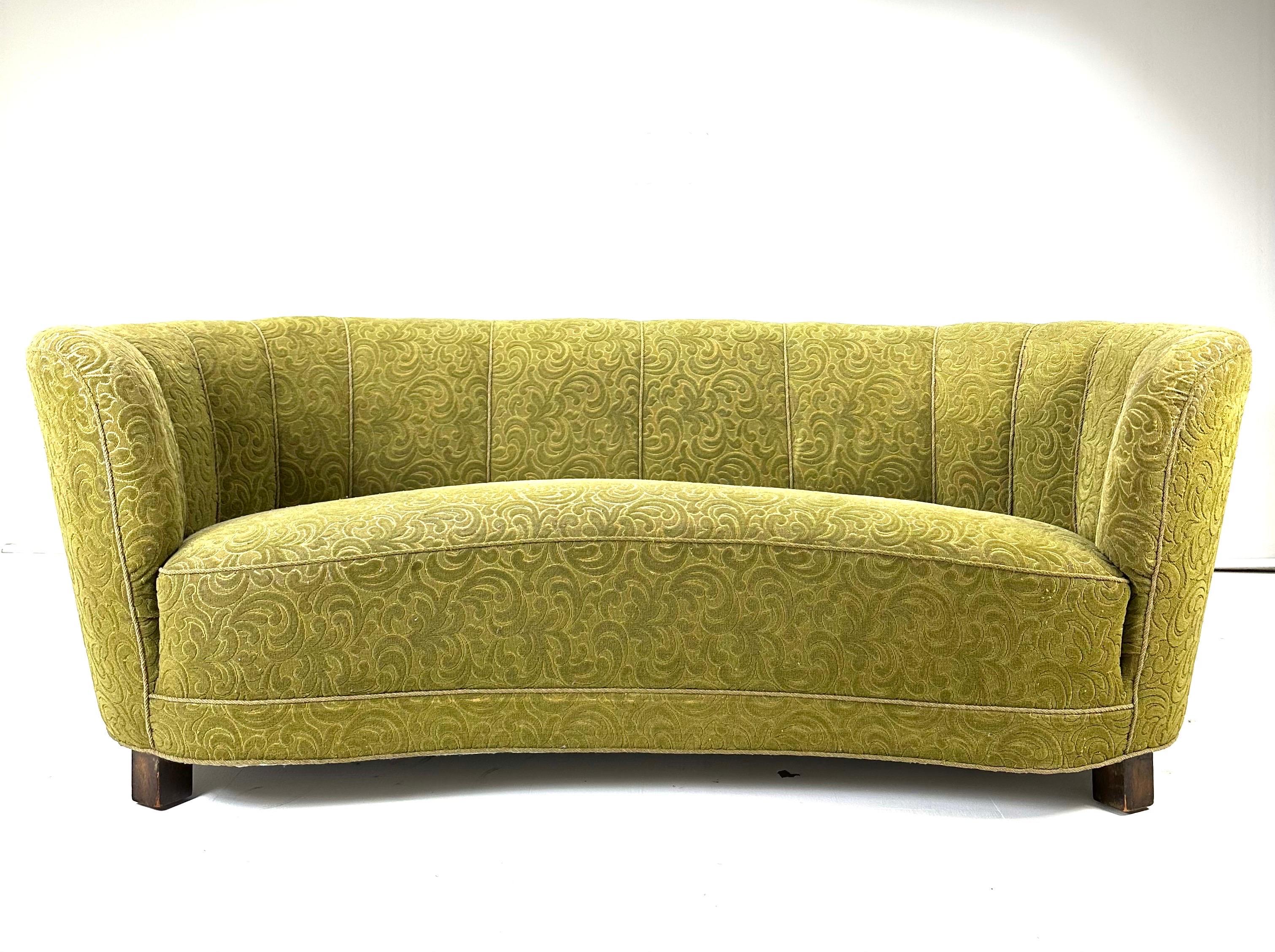 Sofá curvo danés de 1940 en venta 1